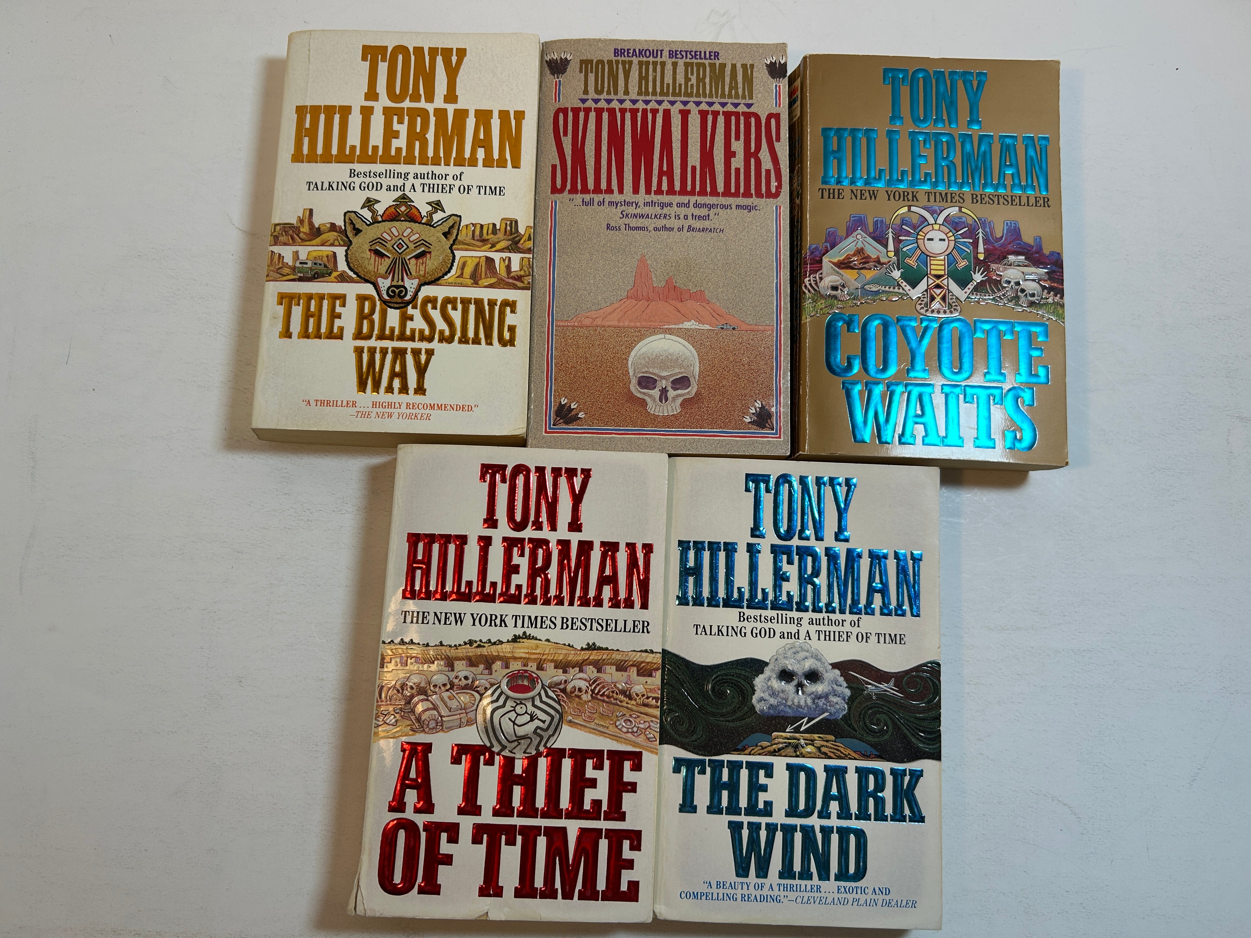 5 Tony Hillerman: Blessing Way/Thief of Time/Dark Wind/Coyote Waits/Skinwalkers
