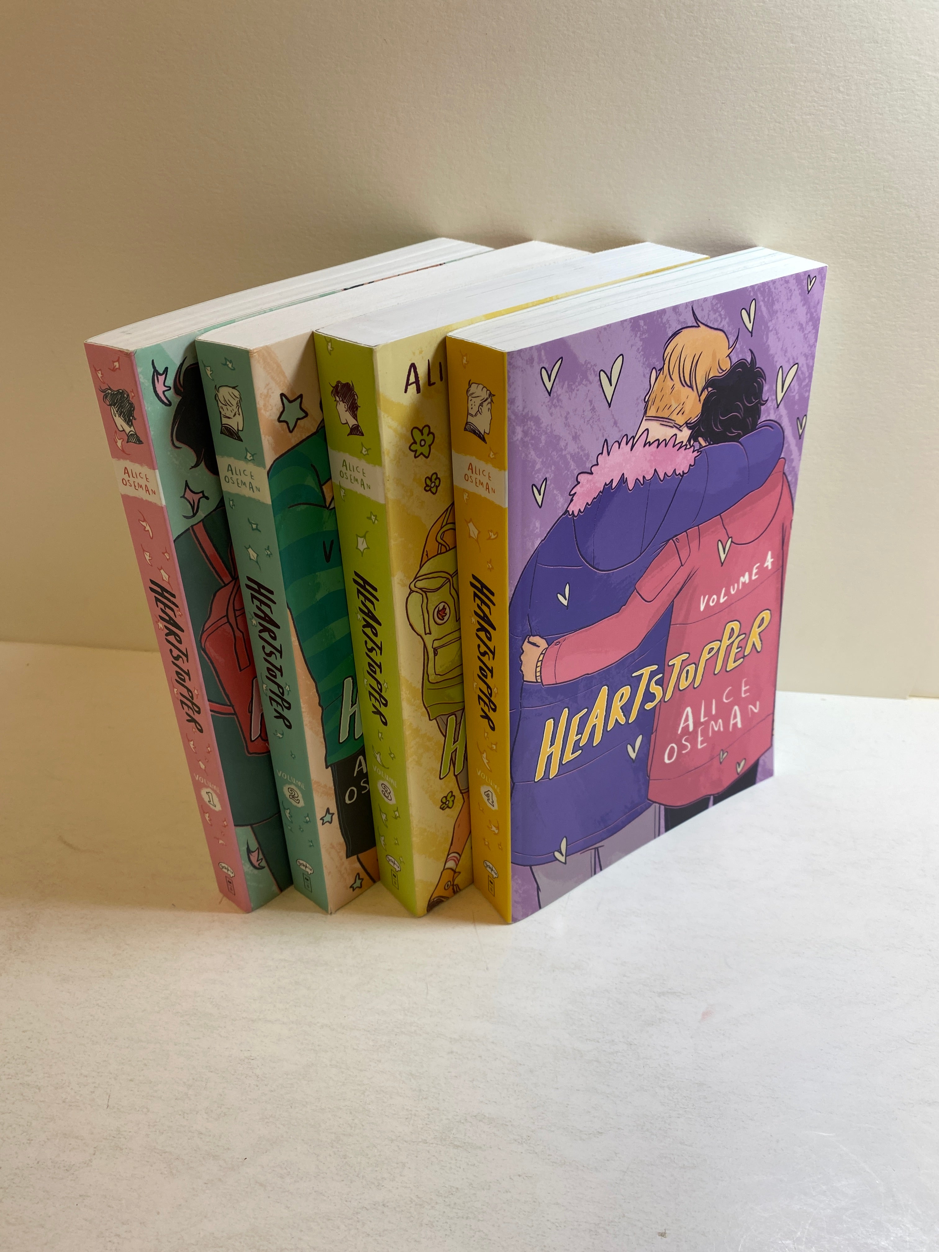 Lot of 4 Heartstopper Volumes 1, 2, 3, 4 2018-2022