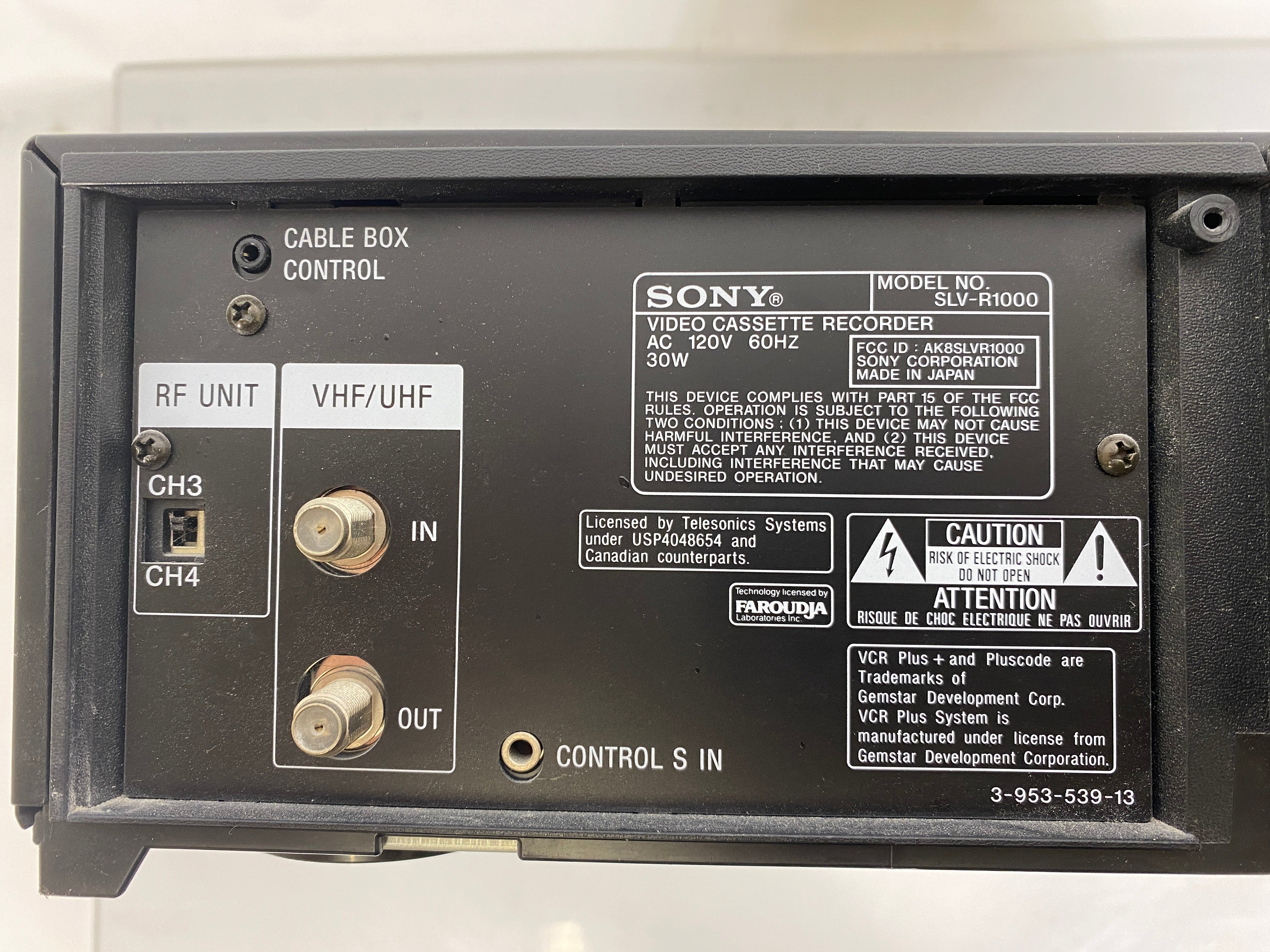 Sony S-VHS Hi-Fi Stereo VCR SLV-R1000