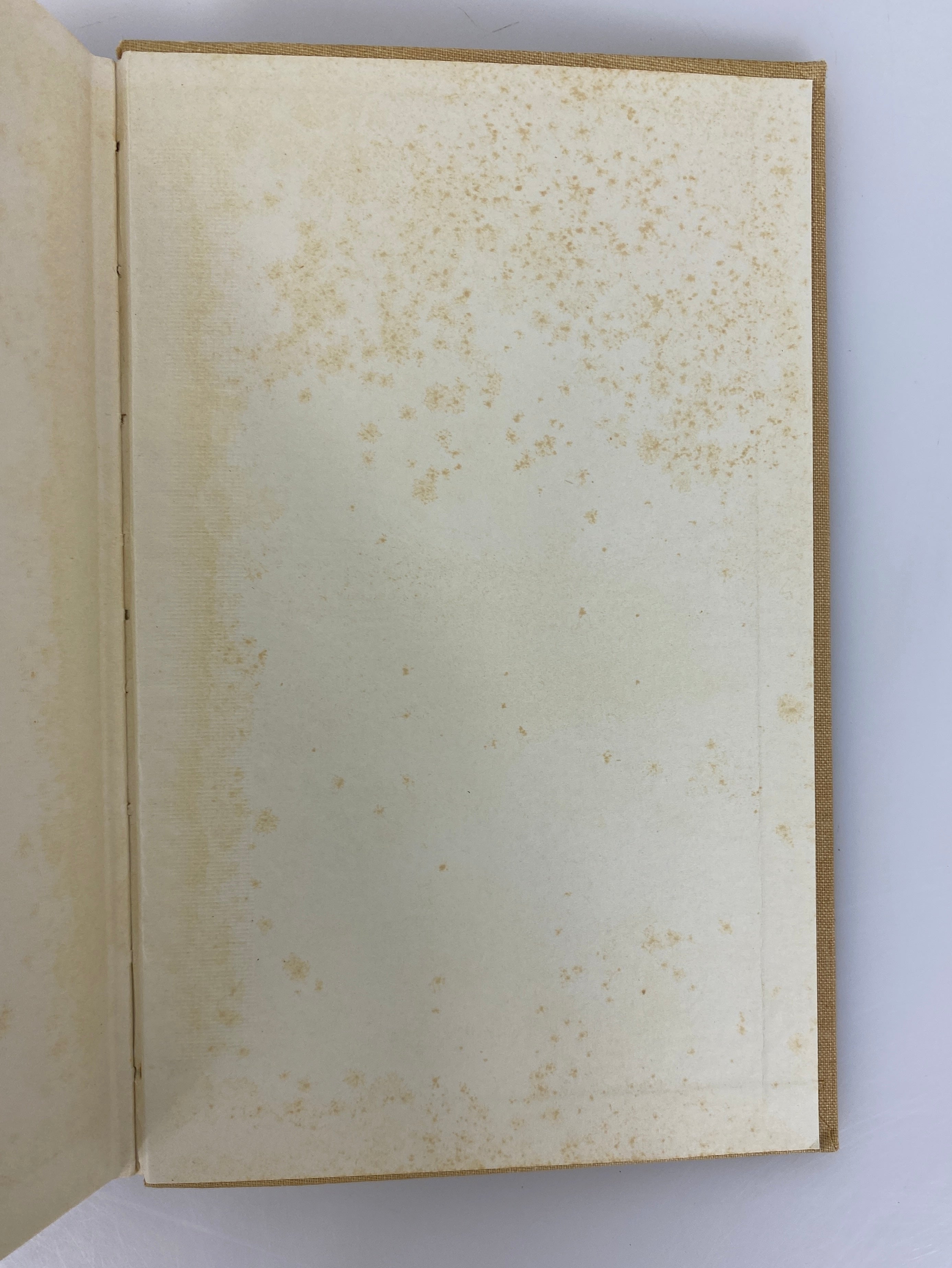 The Silent Traveller in Paris Written and Illustrated by Chiang Yee Vintage HC