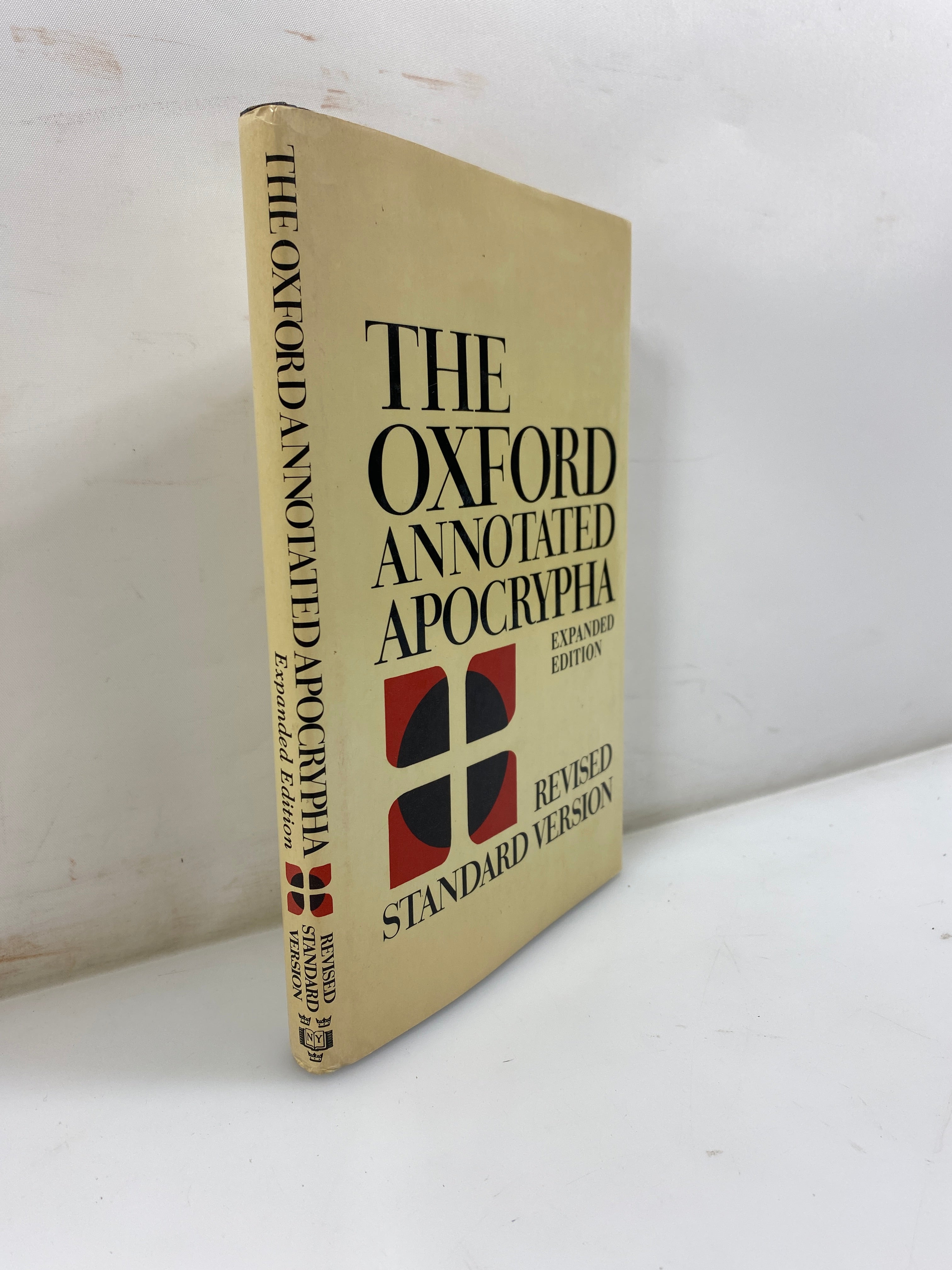 The Oxford Annotated Apocrypha Oxford University Press 1977 HCDJ