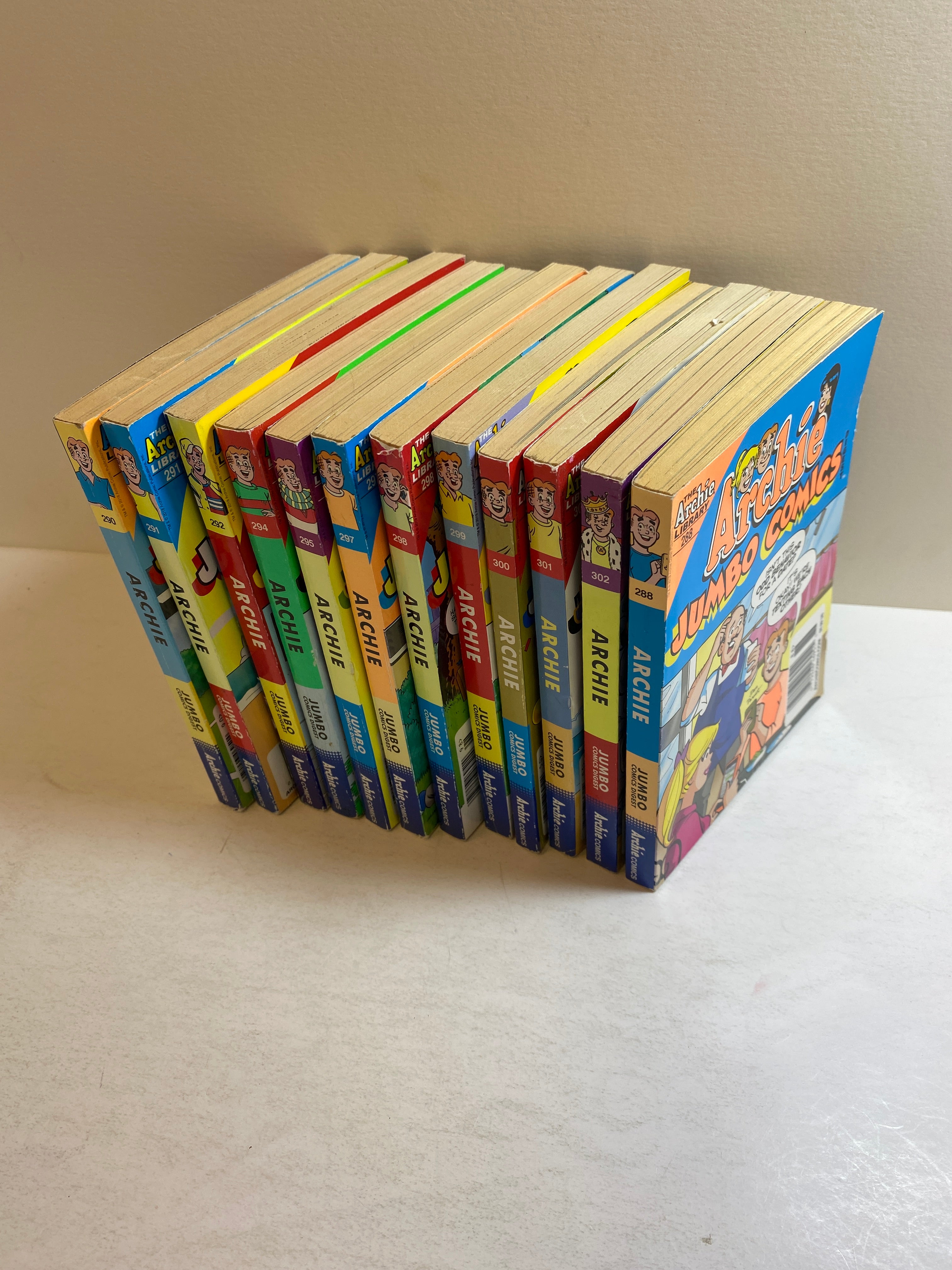 Lot of 12 Archie Jumbo Comics Digests 2018-2019