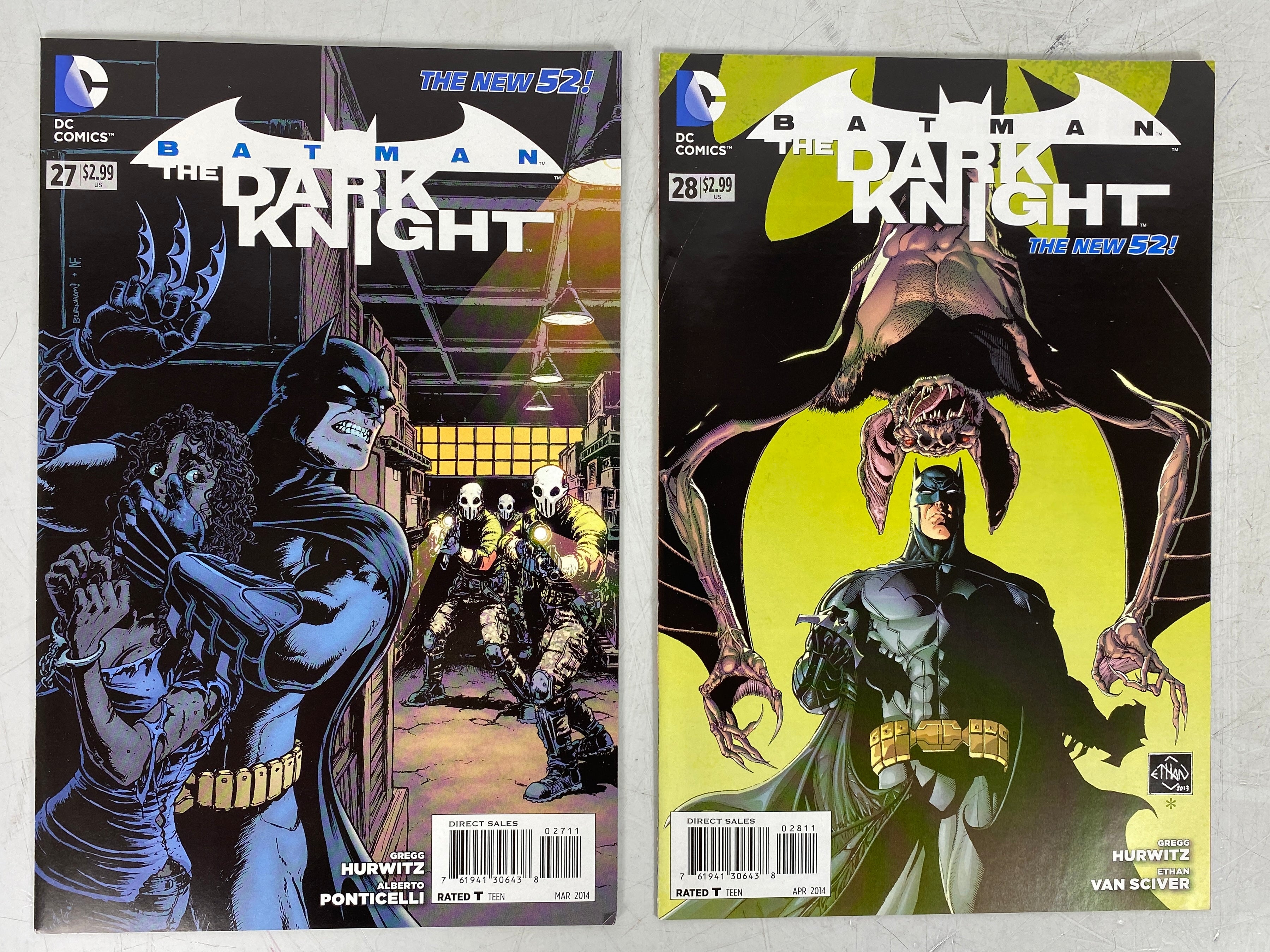 Lot of 32 Batman The Dark Knight (2011-2014)