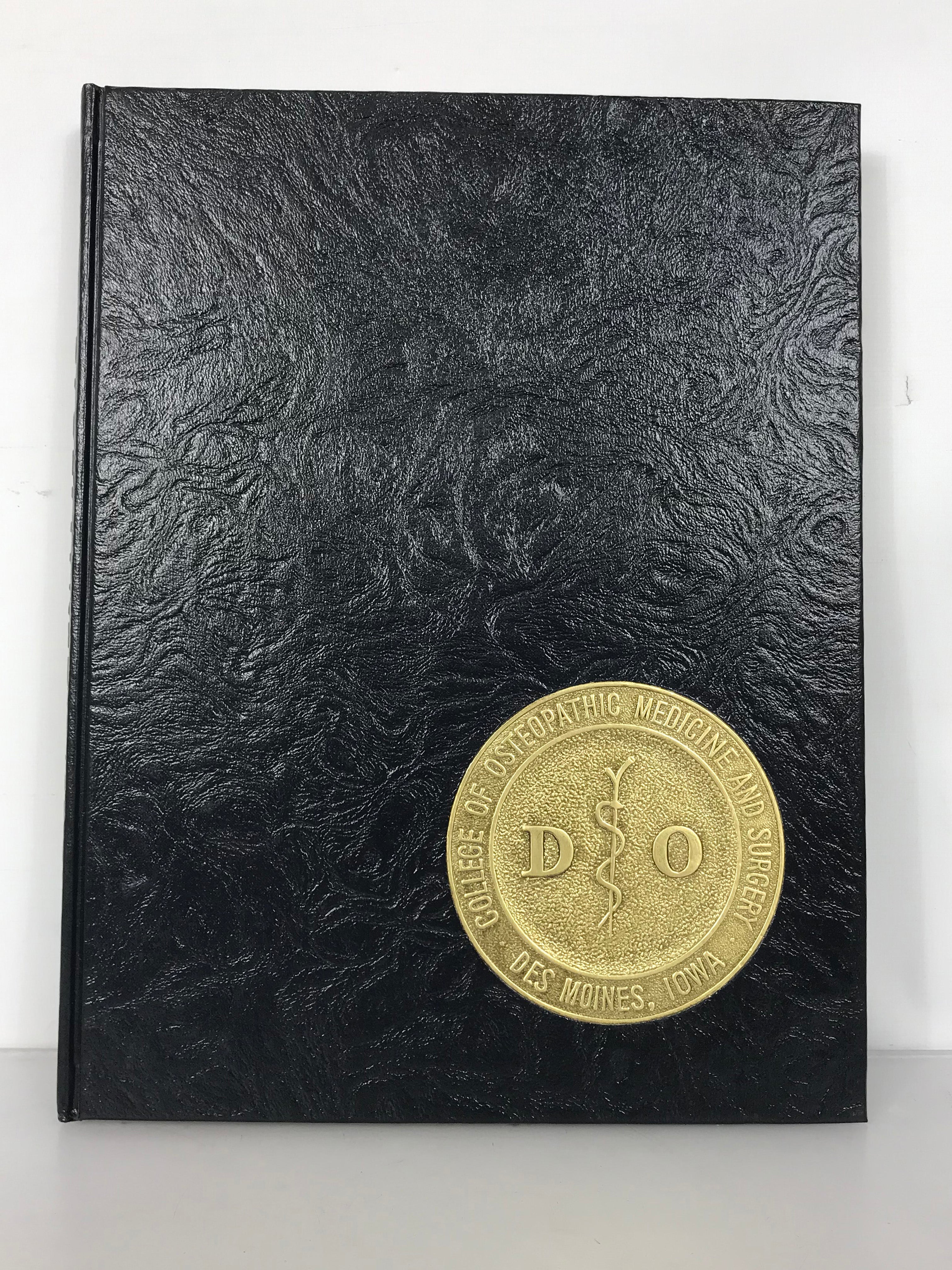 1976 College of Osteopathic Medicine and Surgery Yearbook Des Moines Iowa