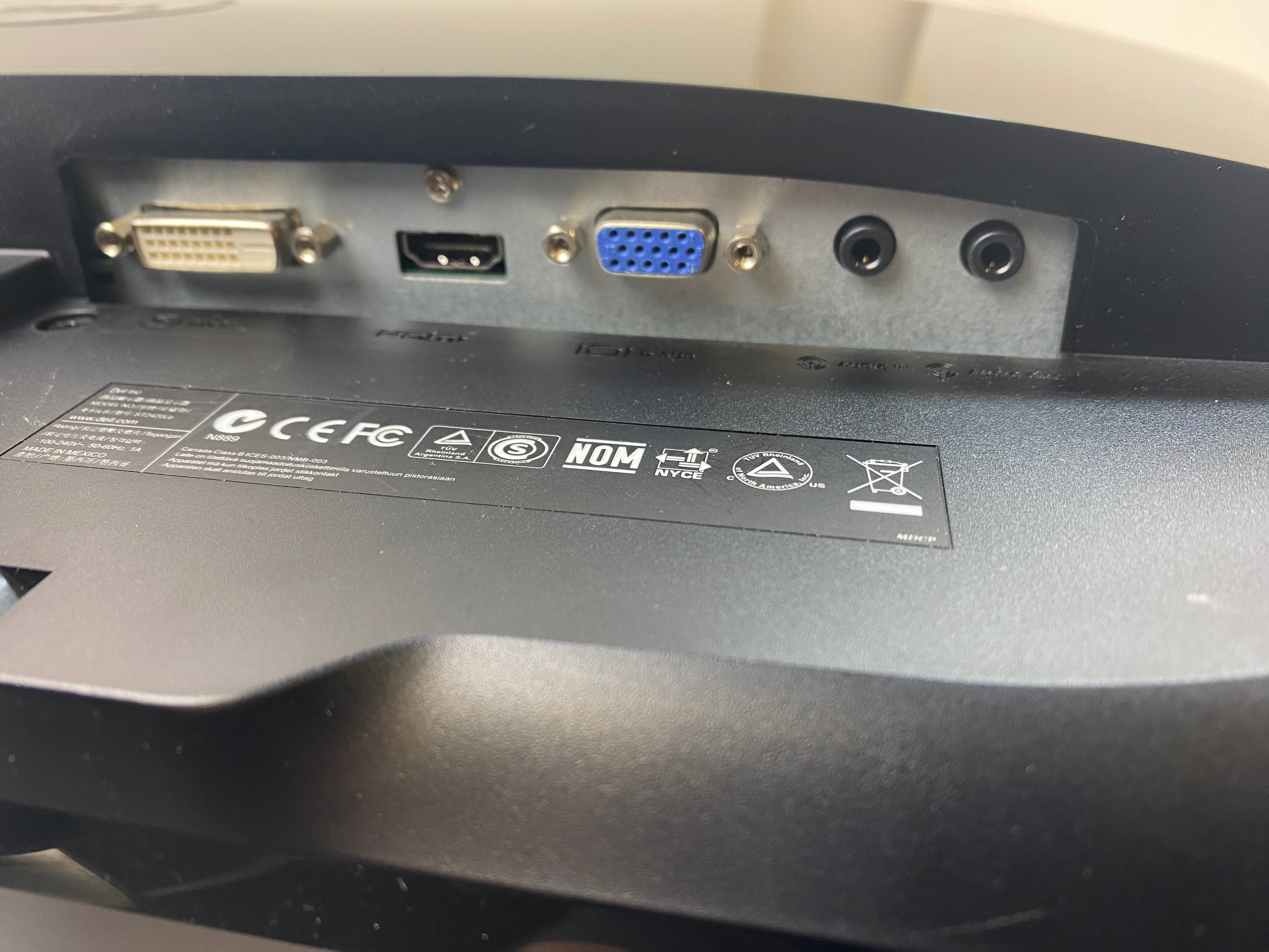 Dell 24" Widescreen LED Monitor with HDMI