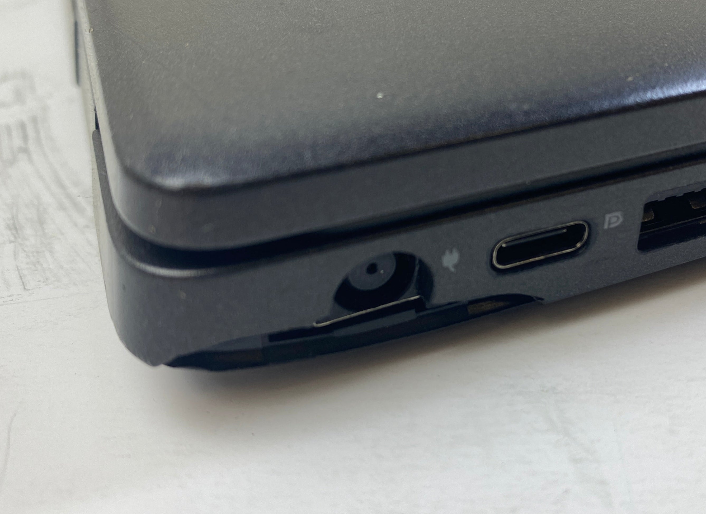 Dell Latitude 5400 i5 8th Gen Windows 11 Pro *No Battery Cosmetic Case Damage*