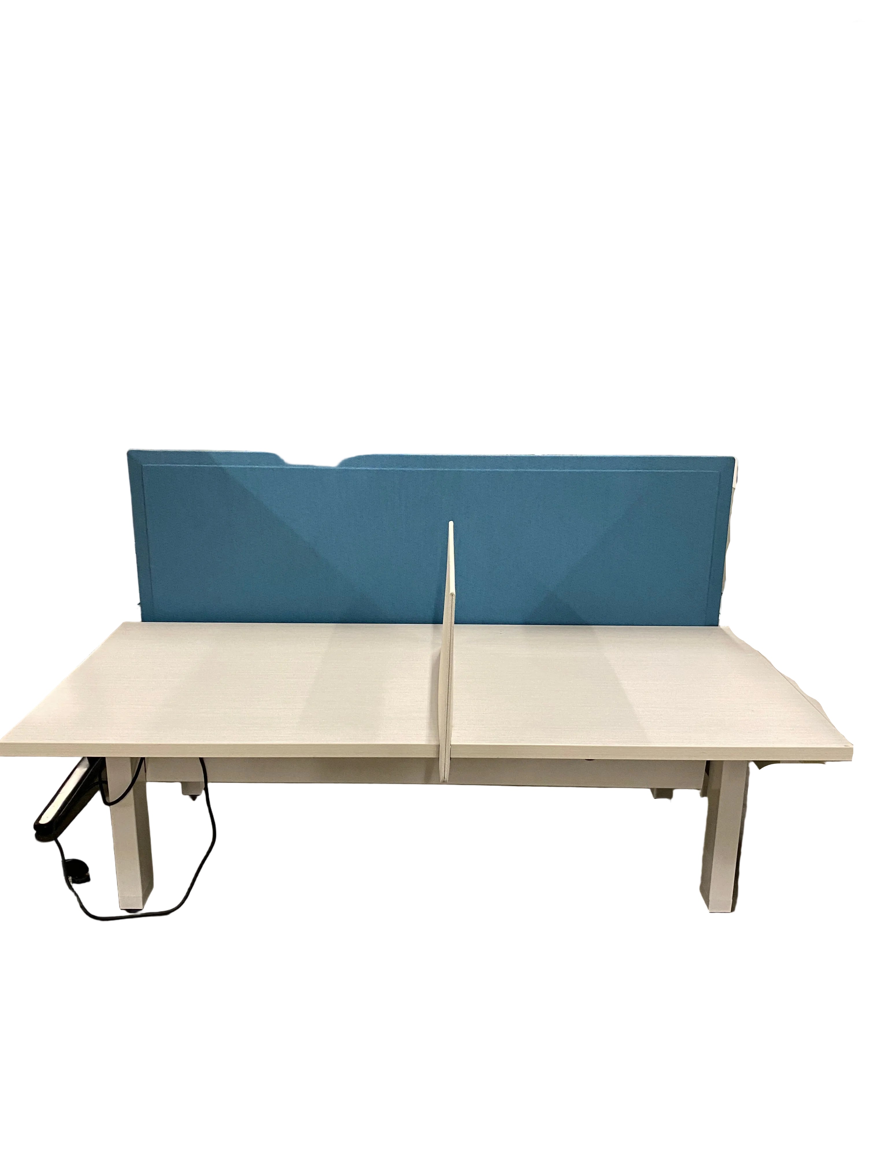 Herman Miller White Adjustable Standing Workstation With Individual Dividers
