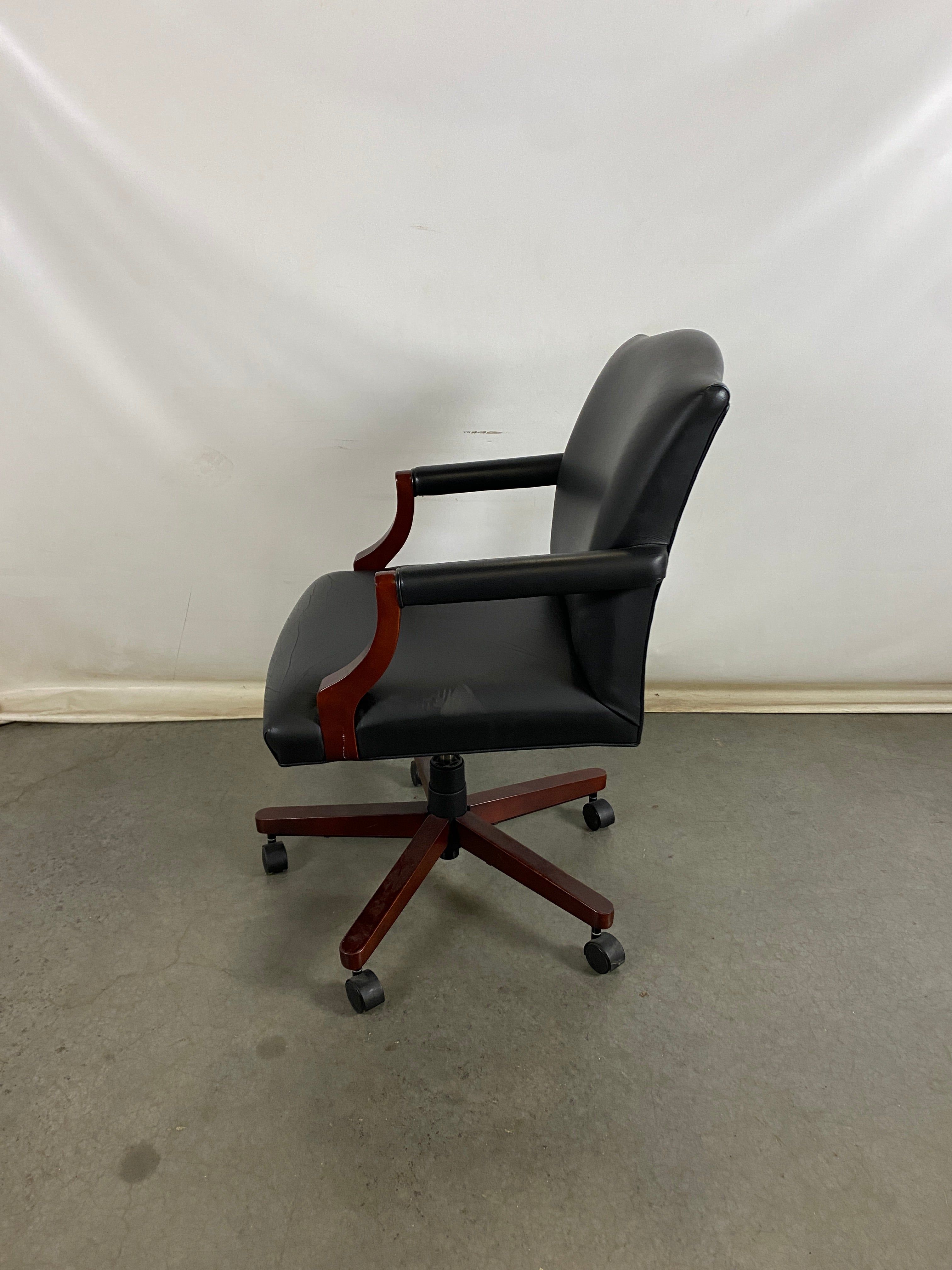 Styline Industries Black Leather Upholstered Office Chair
