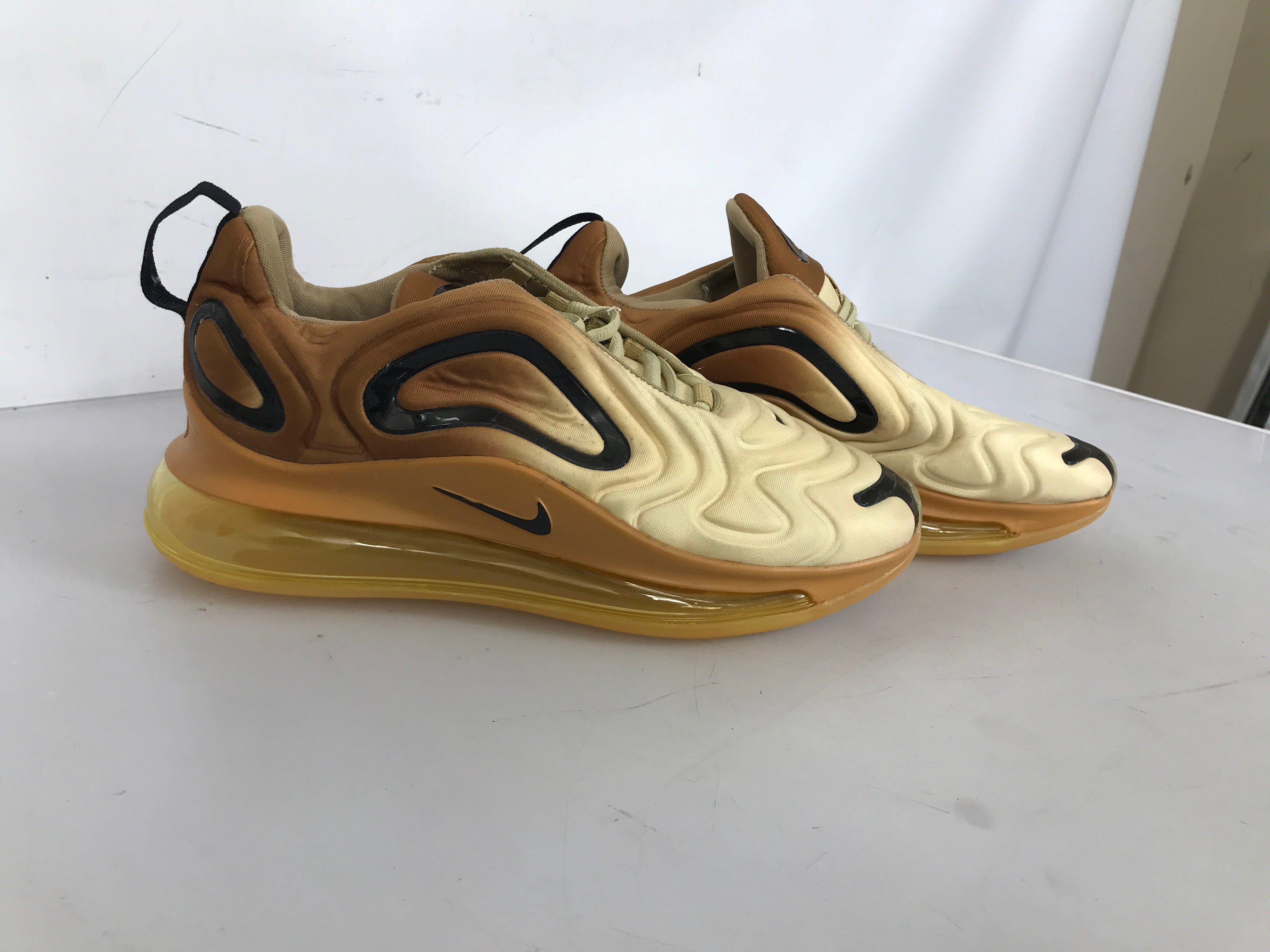 Air Max 720 Tan Sneaker Men's Size 8.5