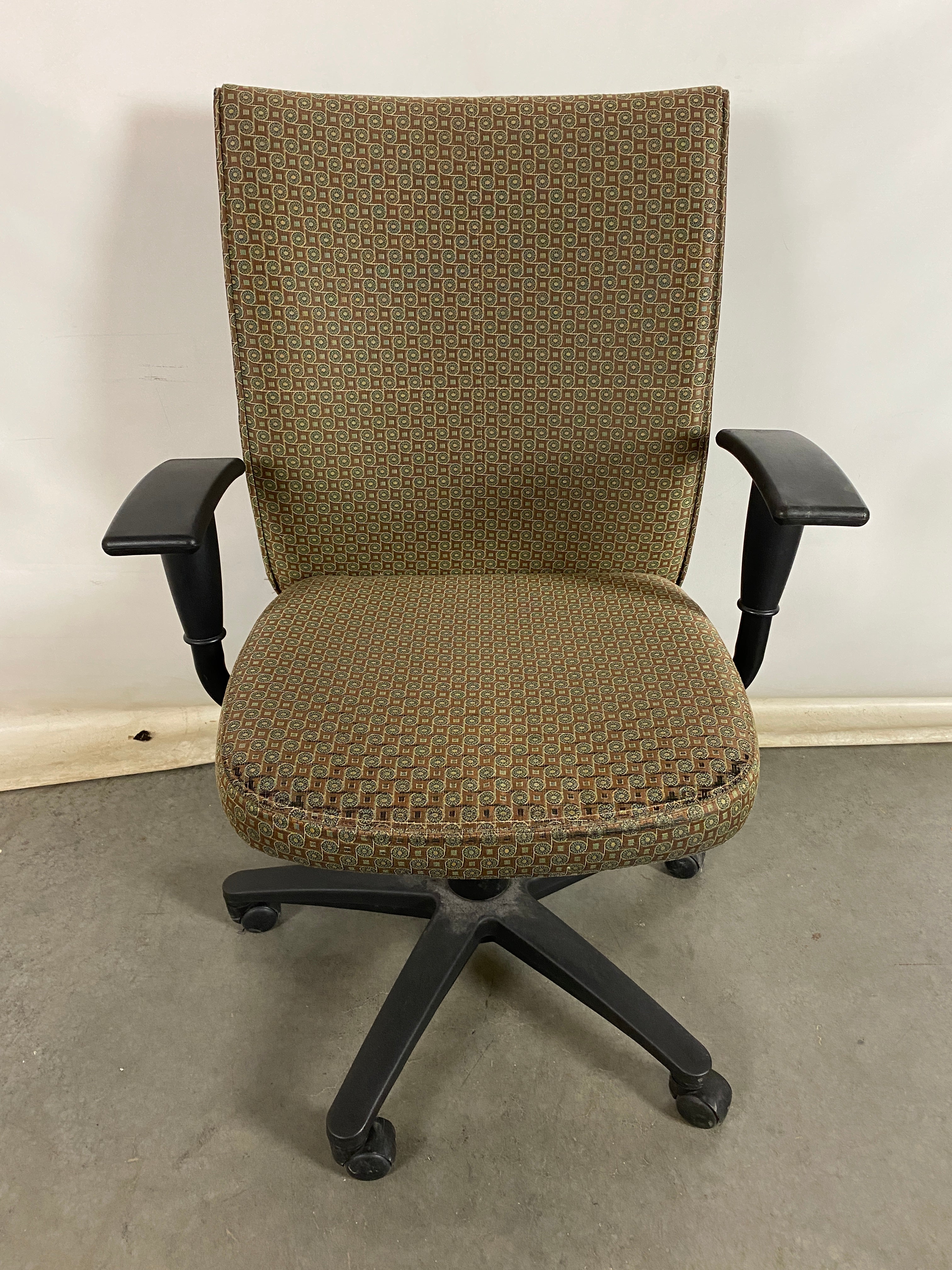 Steelcase Turnstone Green Pattern Rolling Office Chair