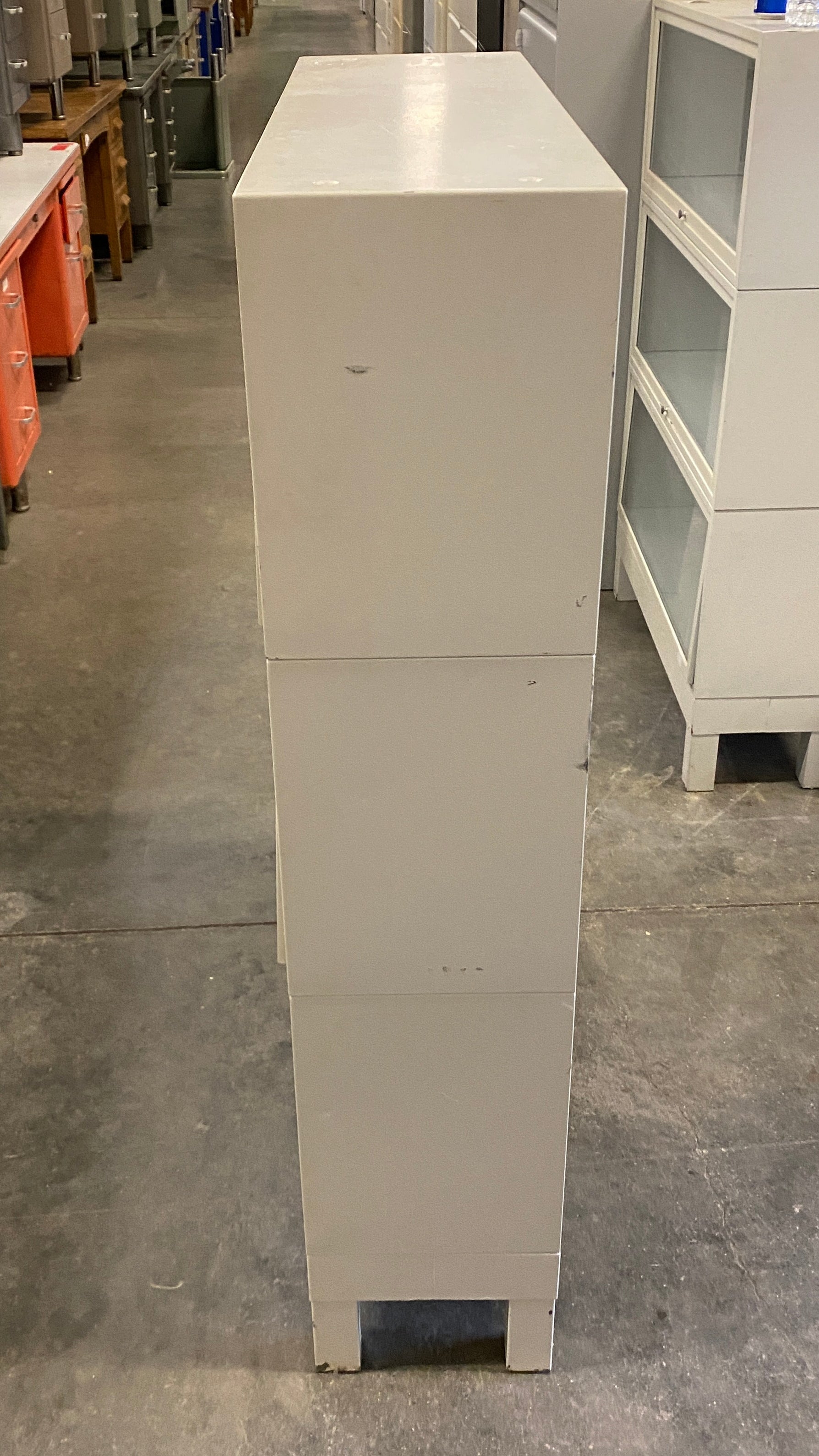 3 Shelf Glass Front Grey Banister