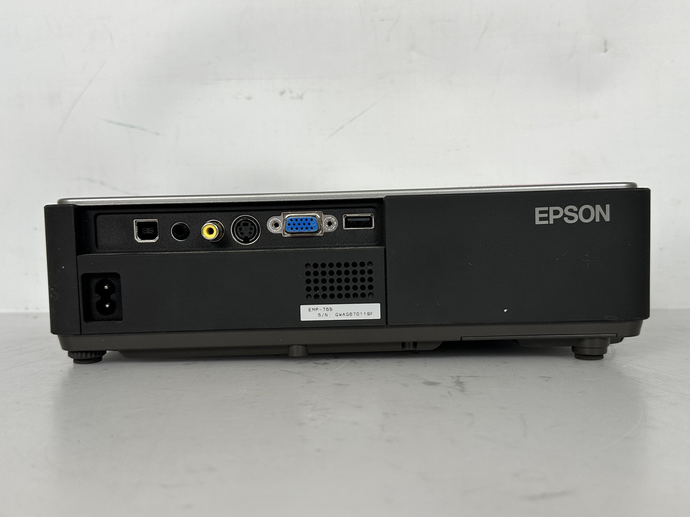 Epson Powerlite 765c LCD Projector w/ Carrying Case (700 Hours)