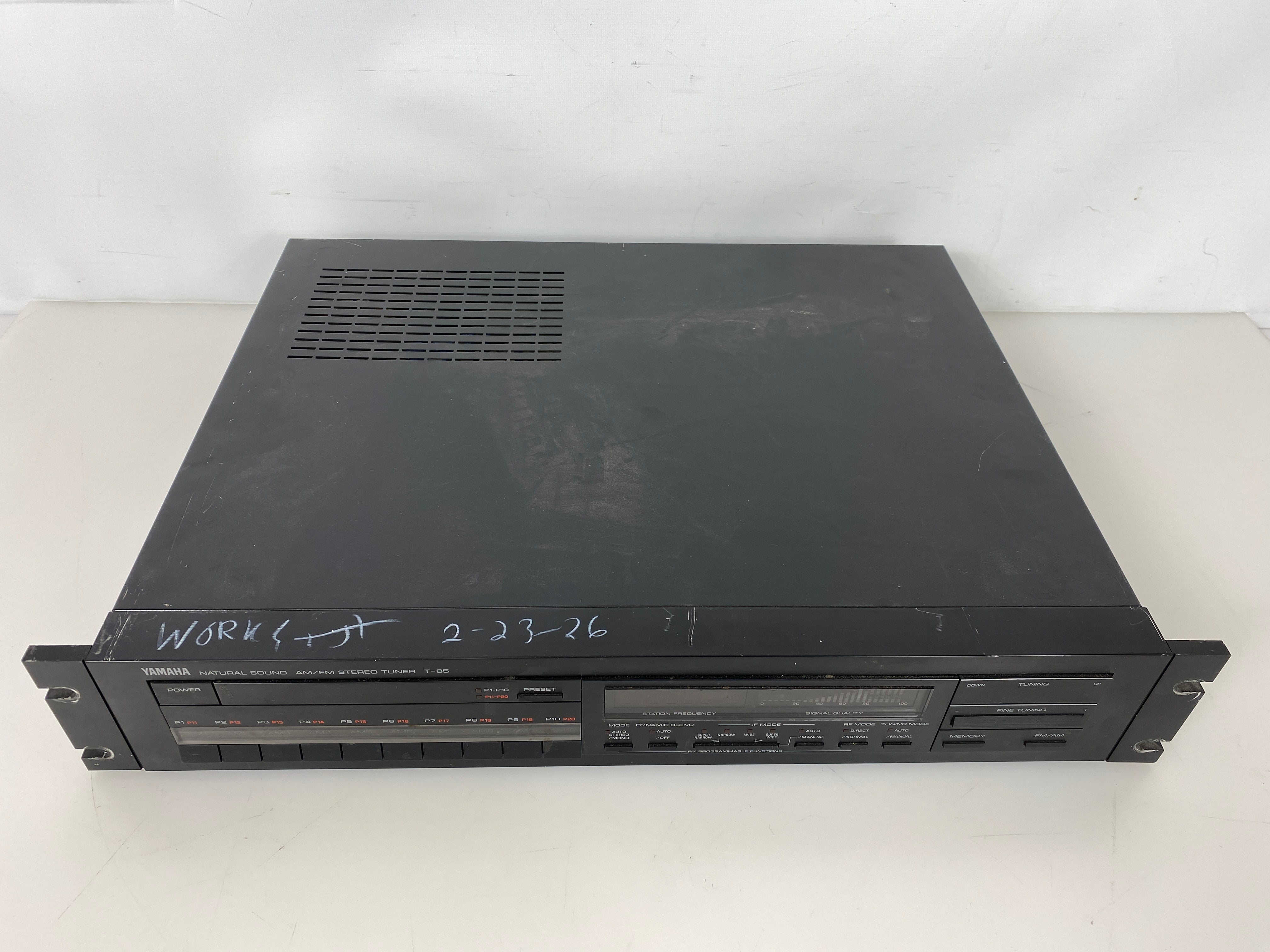 Yamaha T-85 AM/FM Stereo Tuner