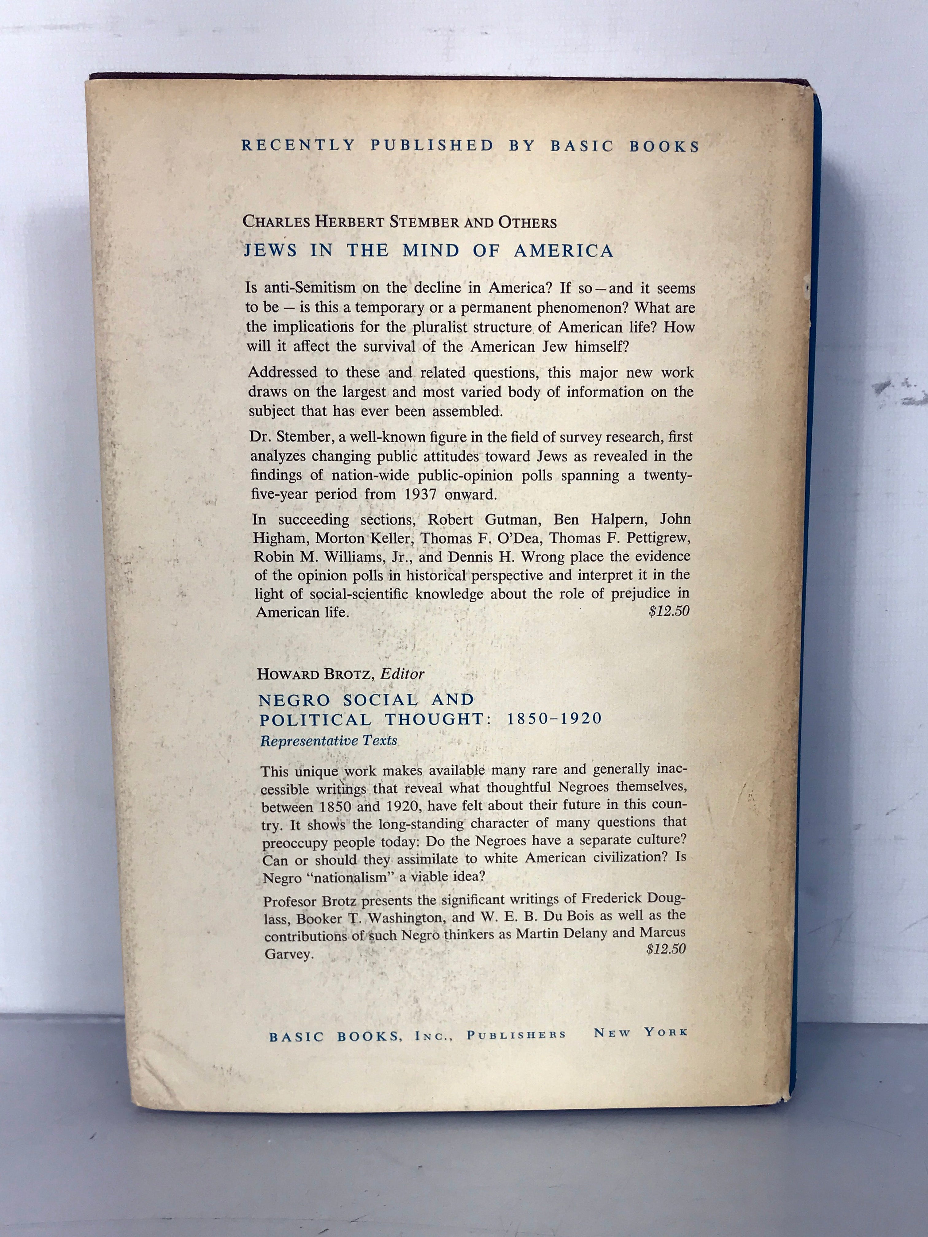 The Sociological Tradition Robert Nisbet 1966 HC DJ