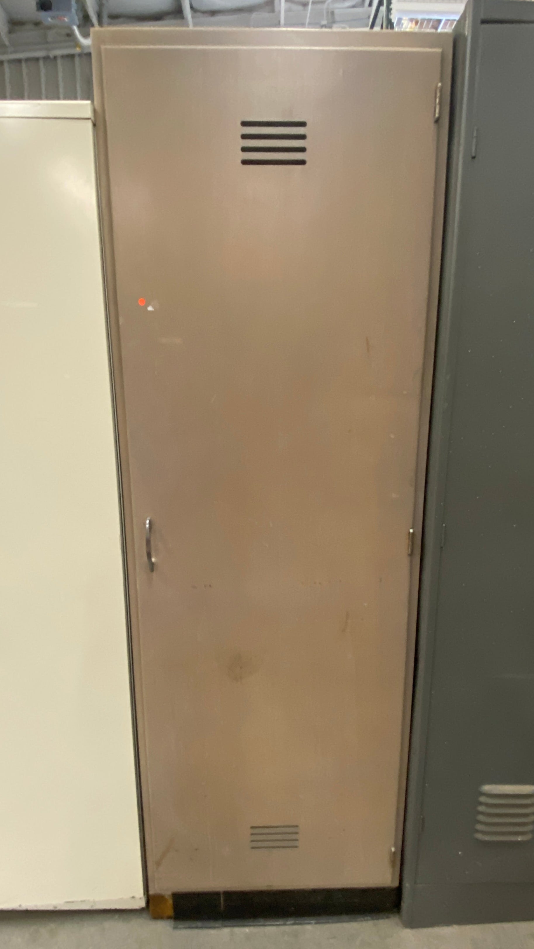 Brown 1 Door Cabinet