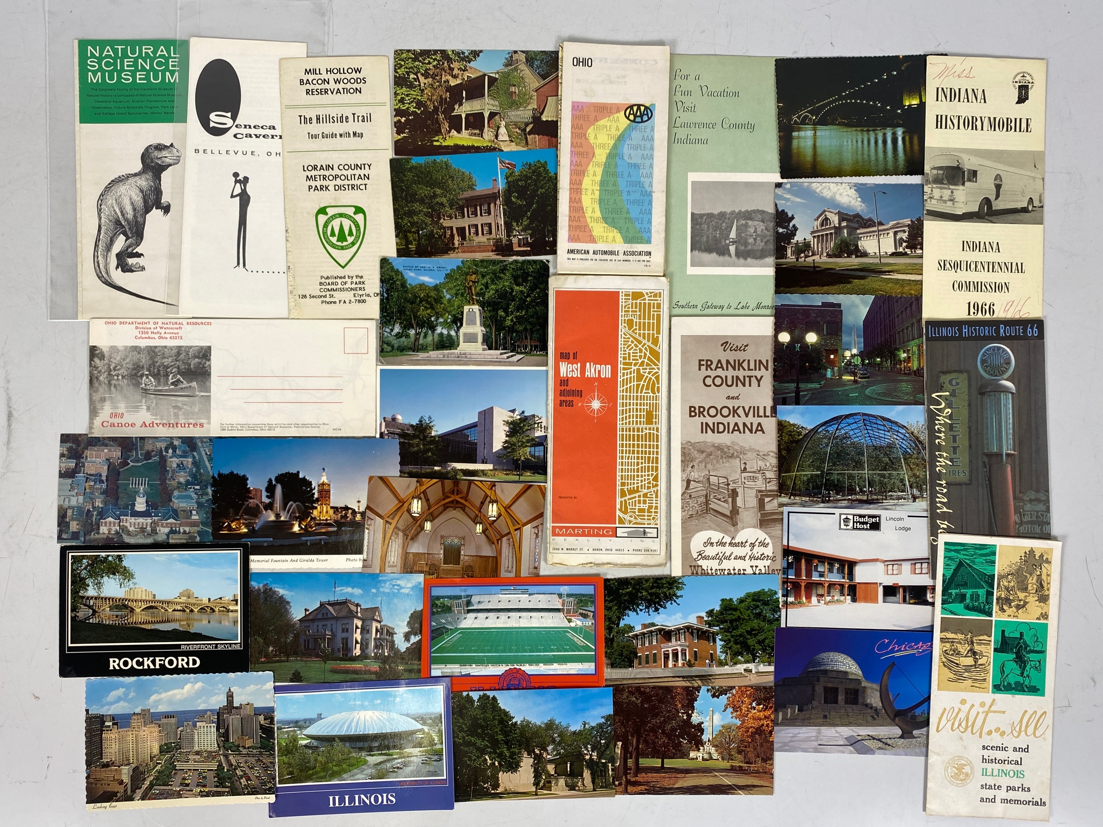 Midwest States Travel Ephemera Lot (Maps, Postcards, Brochures)