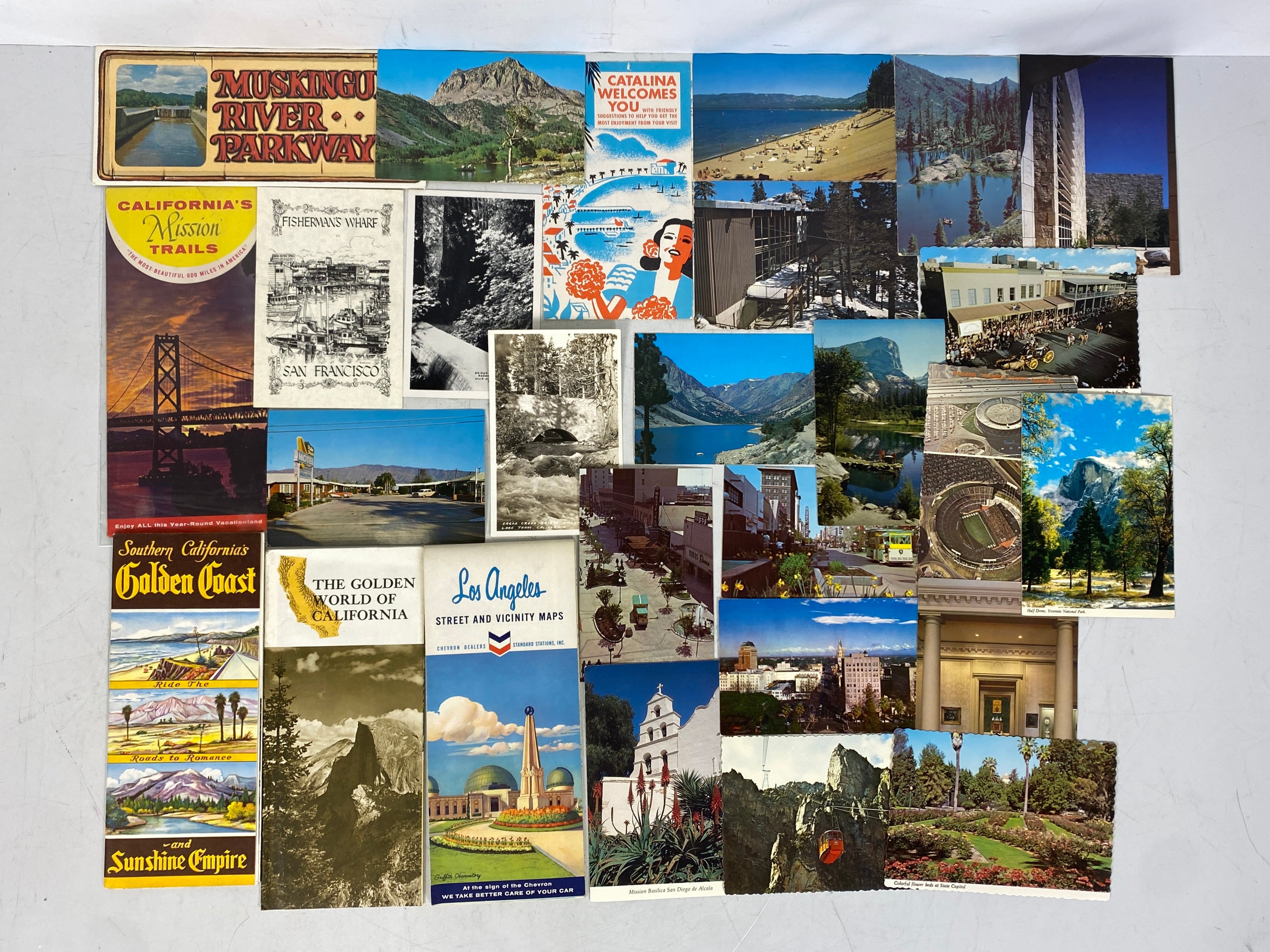 California Travel Ephemera Lot (Maps, Postcards, Brochures)