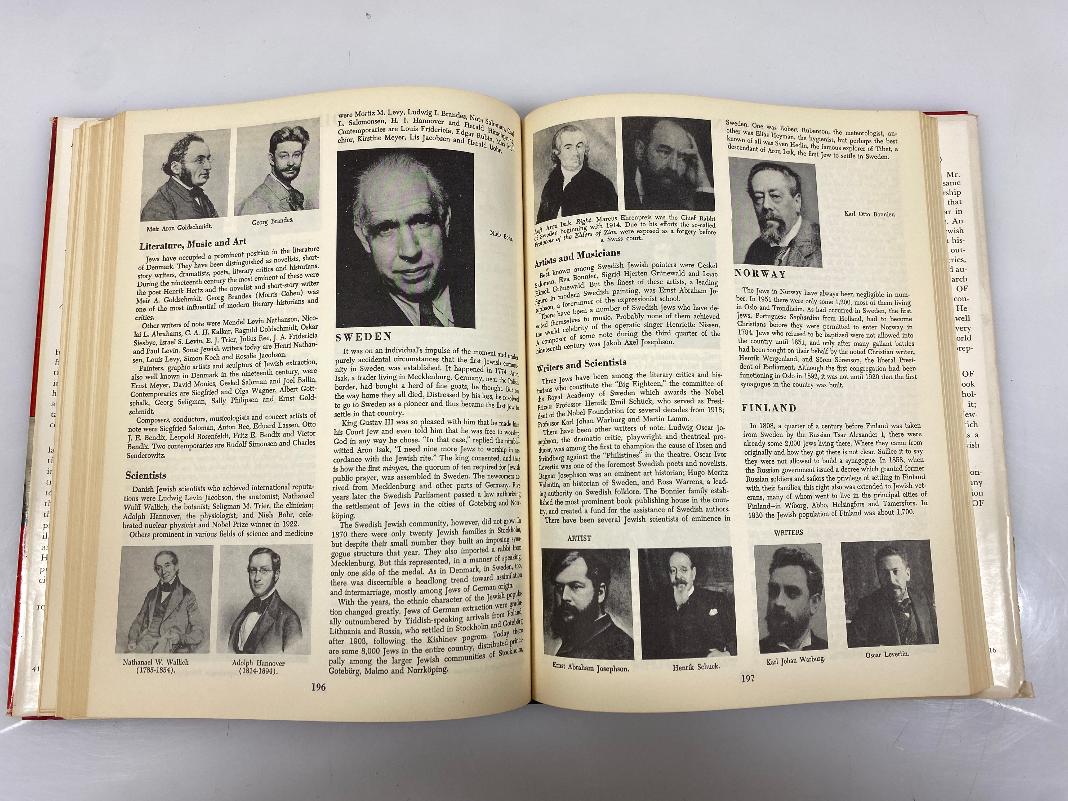 2 Vols: The Jews in America/Pictorial History of the Jewish People HCDJ