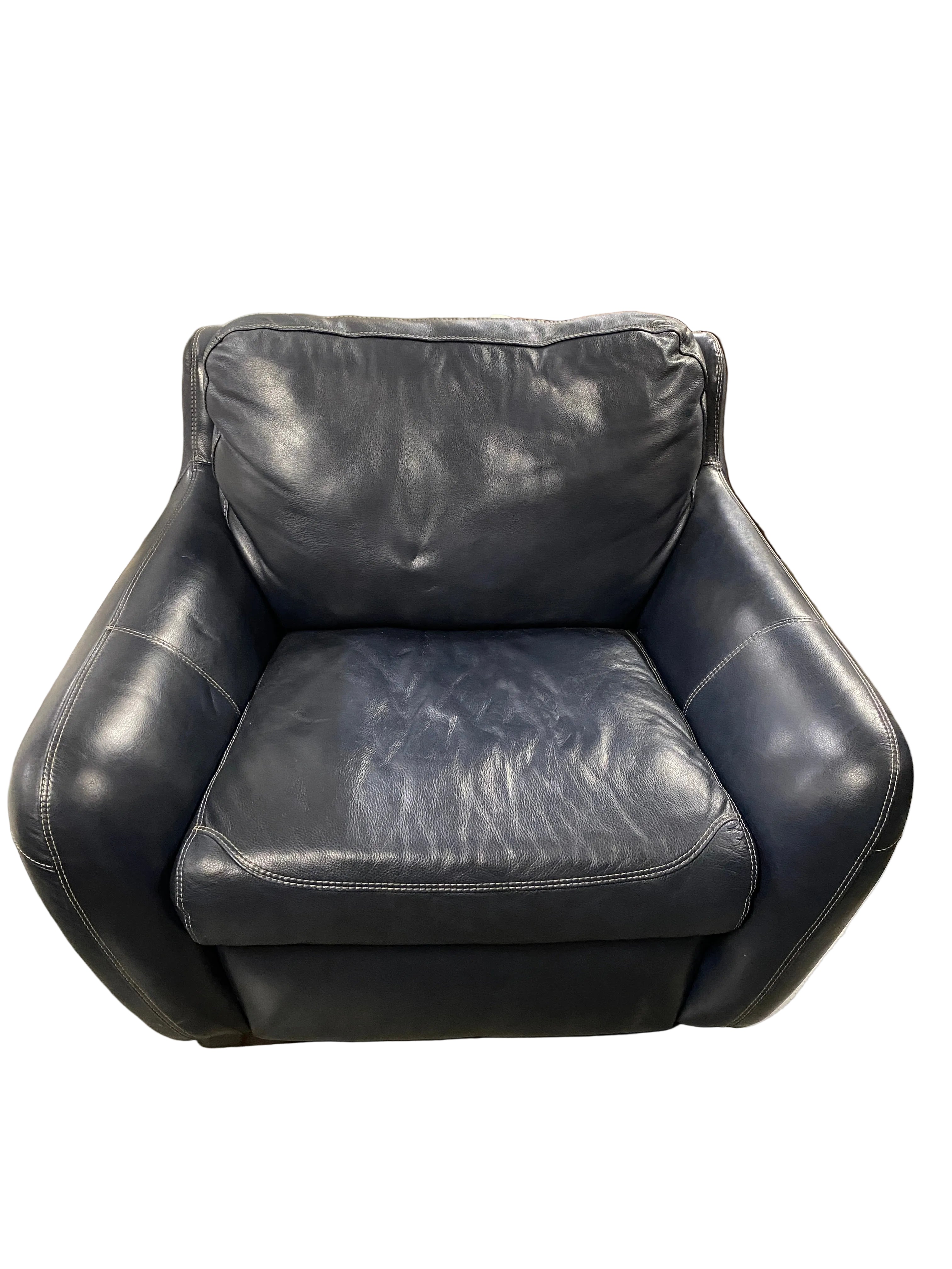 Shanghai Trayton Furniture Co. Blue Faux Leather Armchair