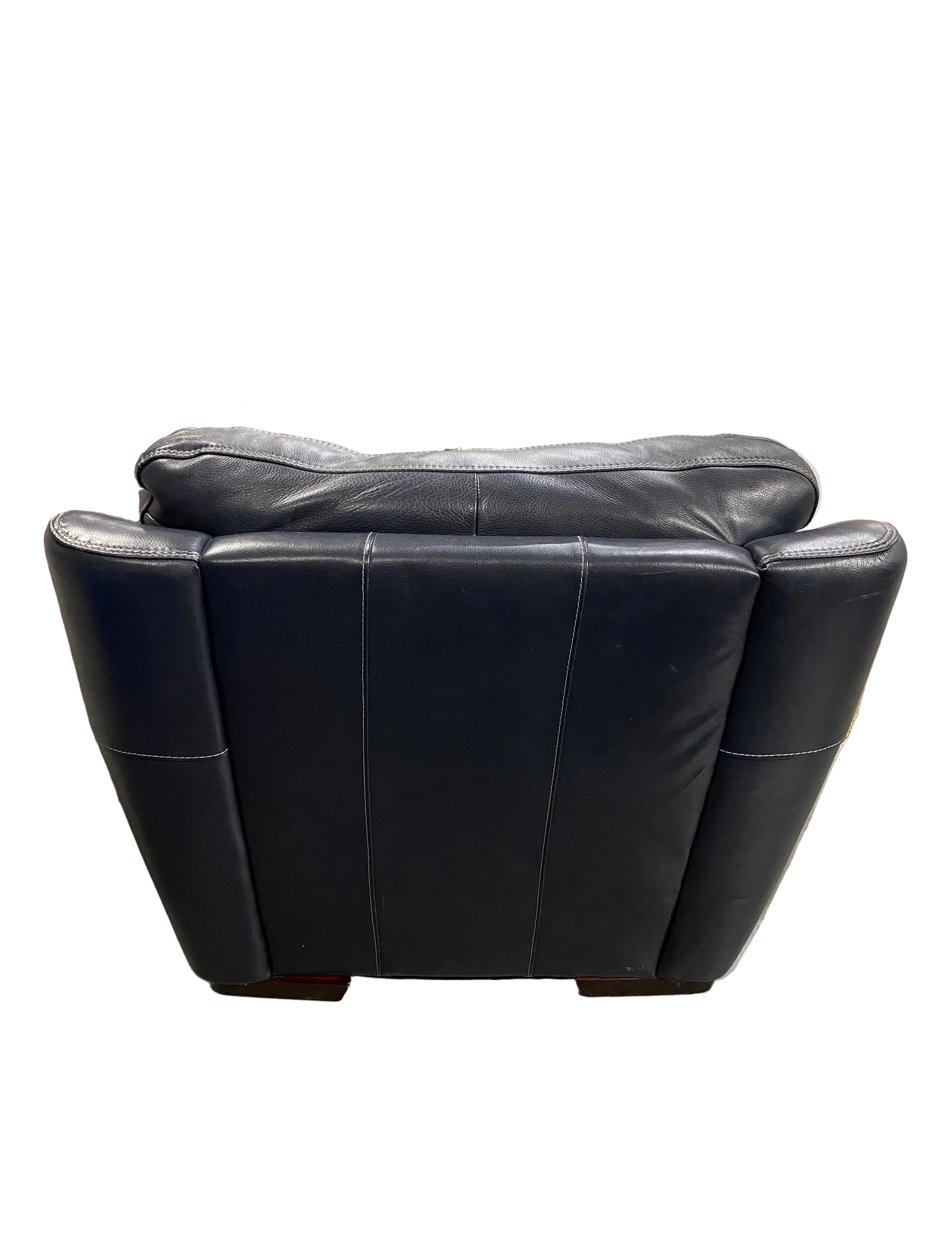 Shanghai Trayton Furniture Co. Blue Faux Leather Armchair