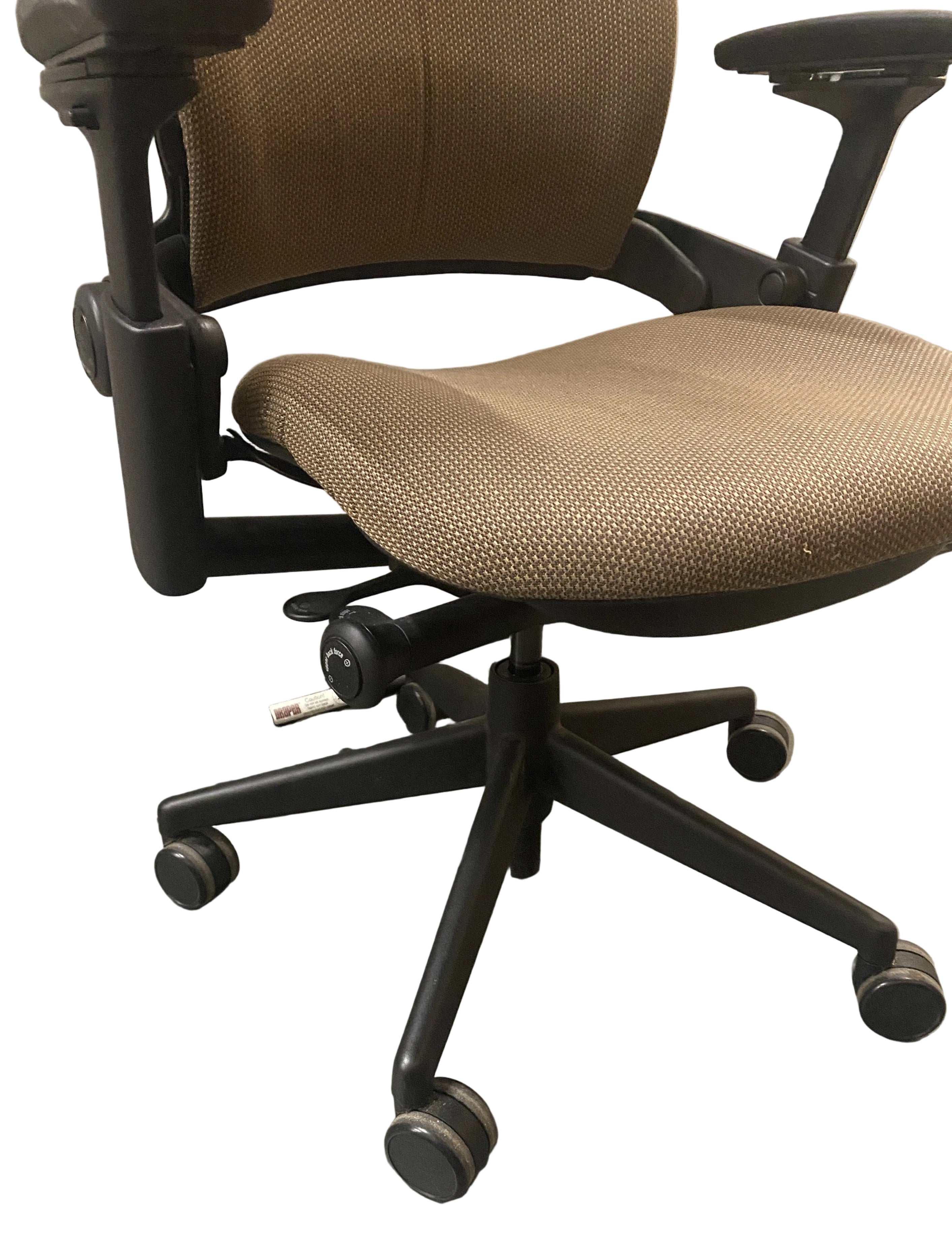 Steelcase Beige Swivel Office Chair