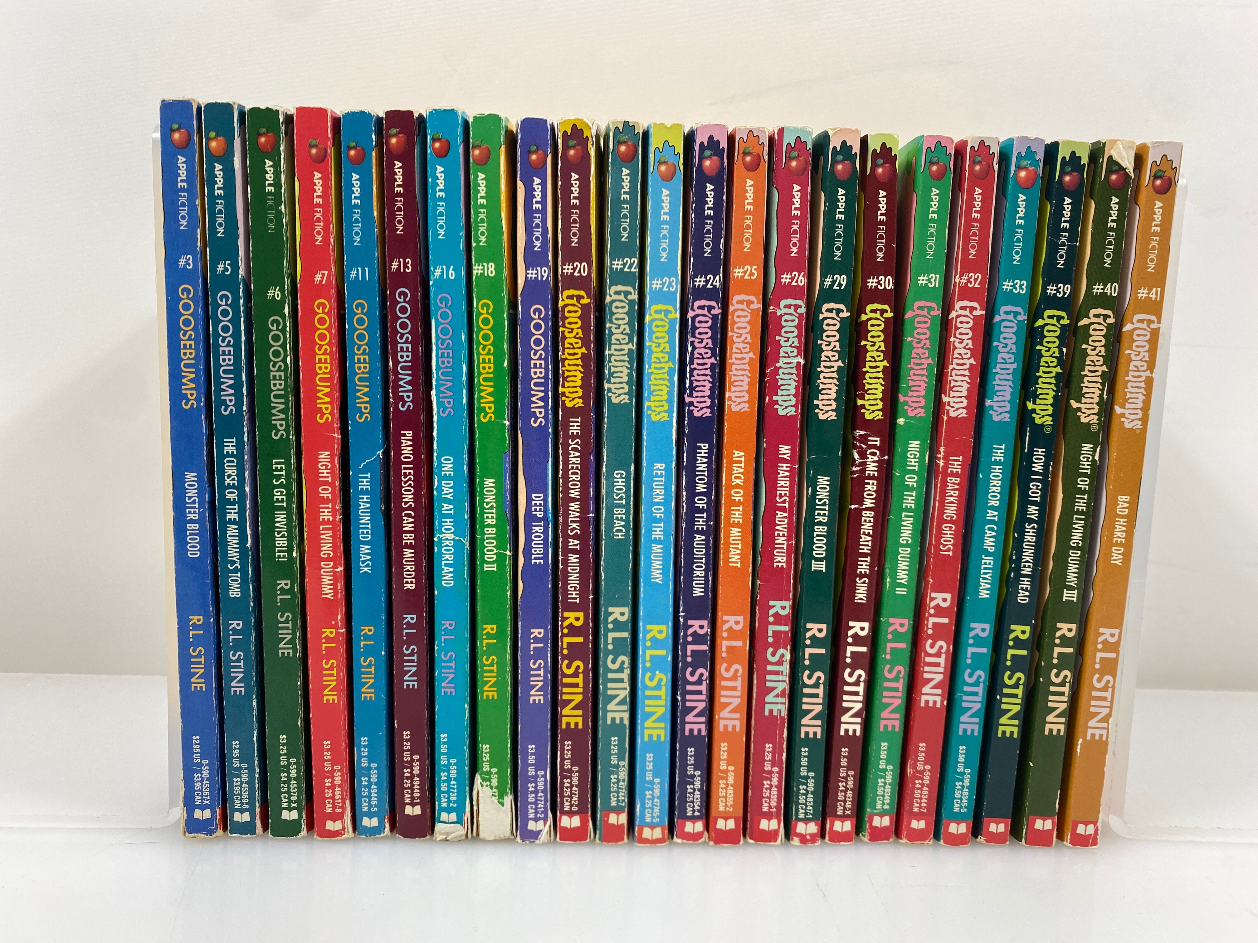 Lot of 23 R.L. Stine Goosebumps 1992-1996 Scholastic SC