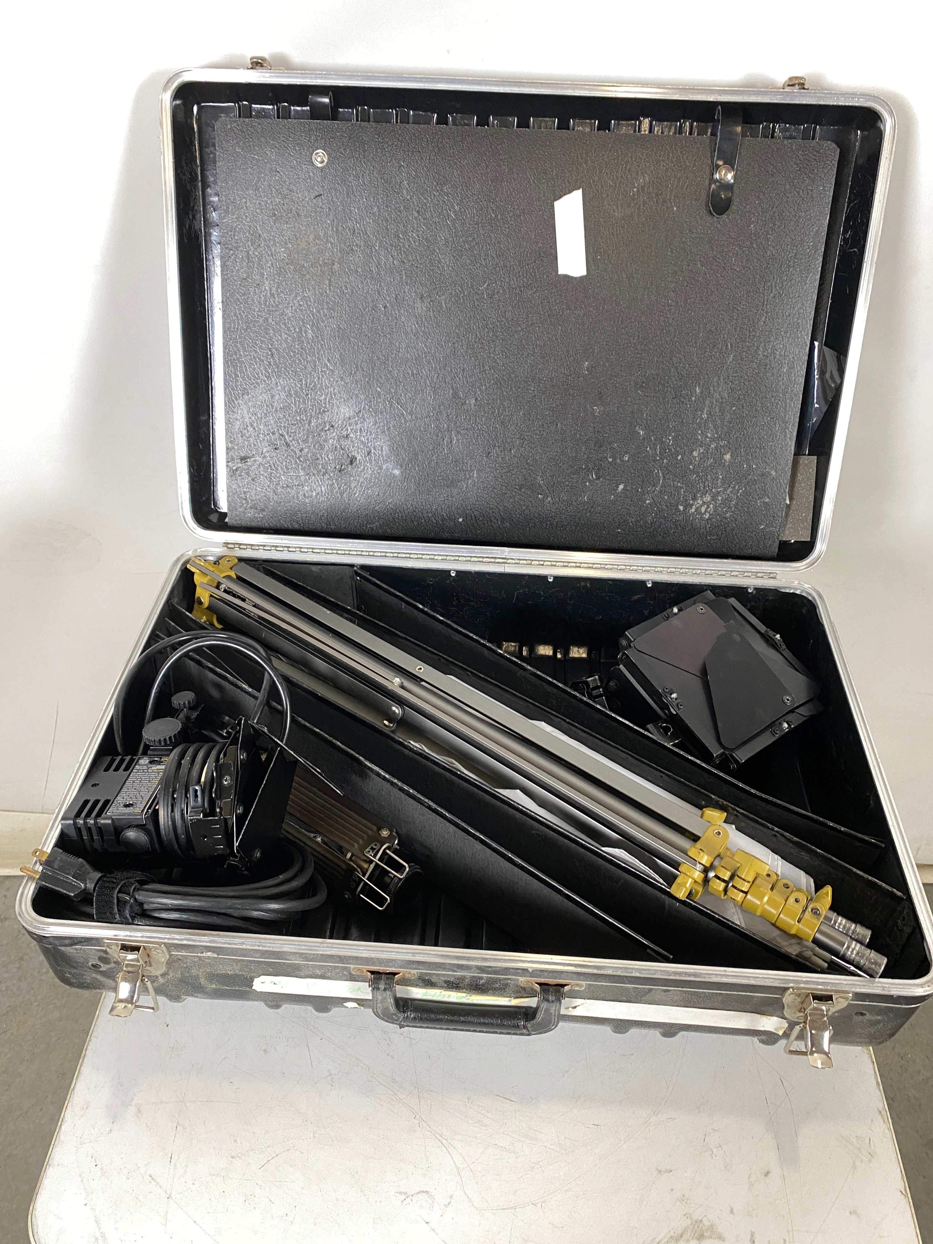 Lowel Case & 3 Lowel Lights & Accessories