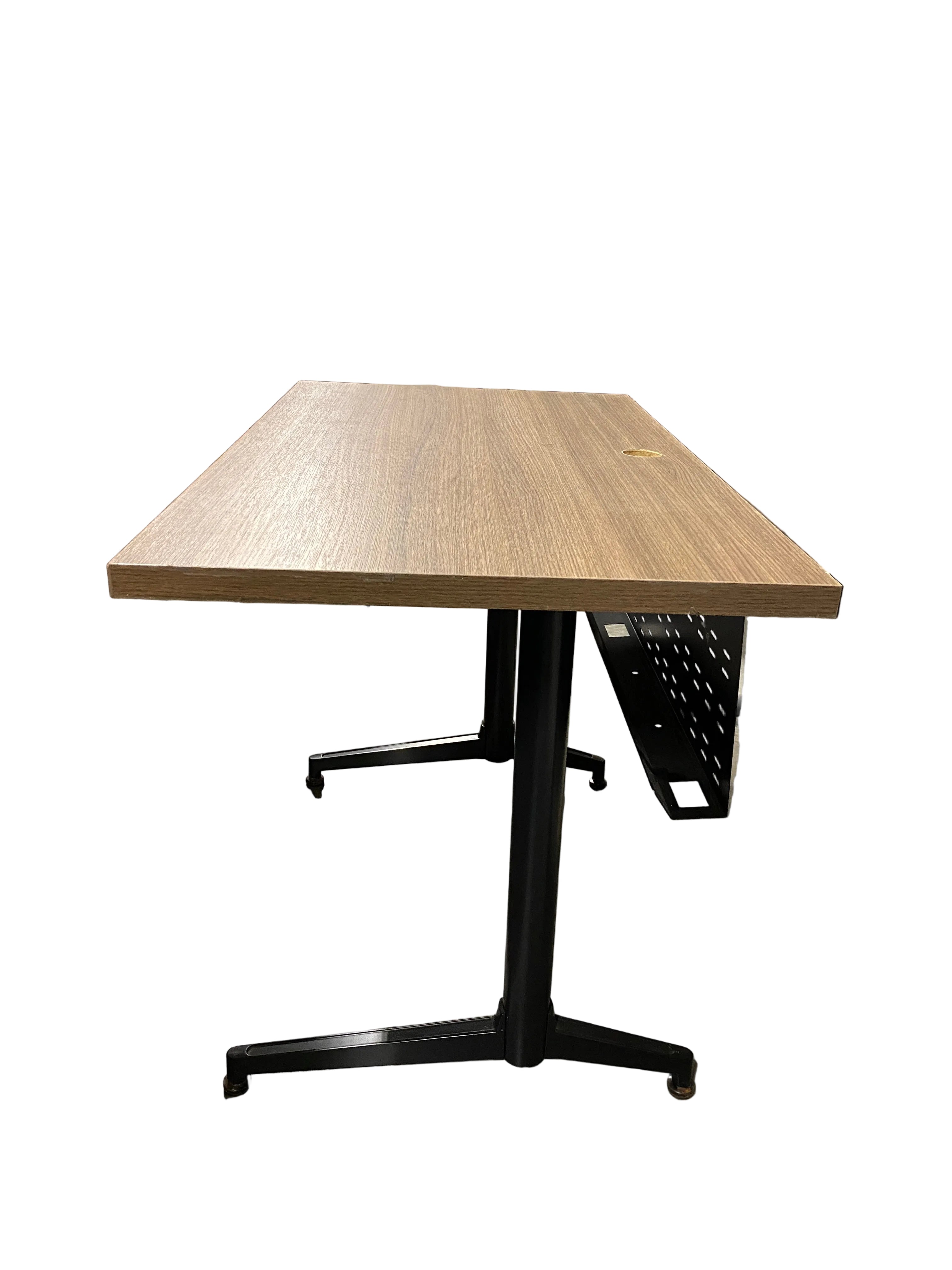 Table w/ Cable Management