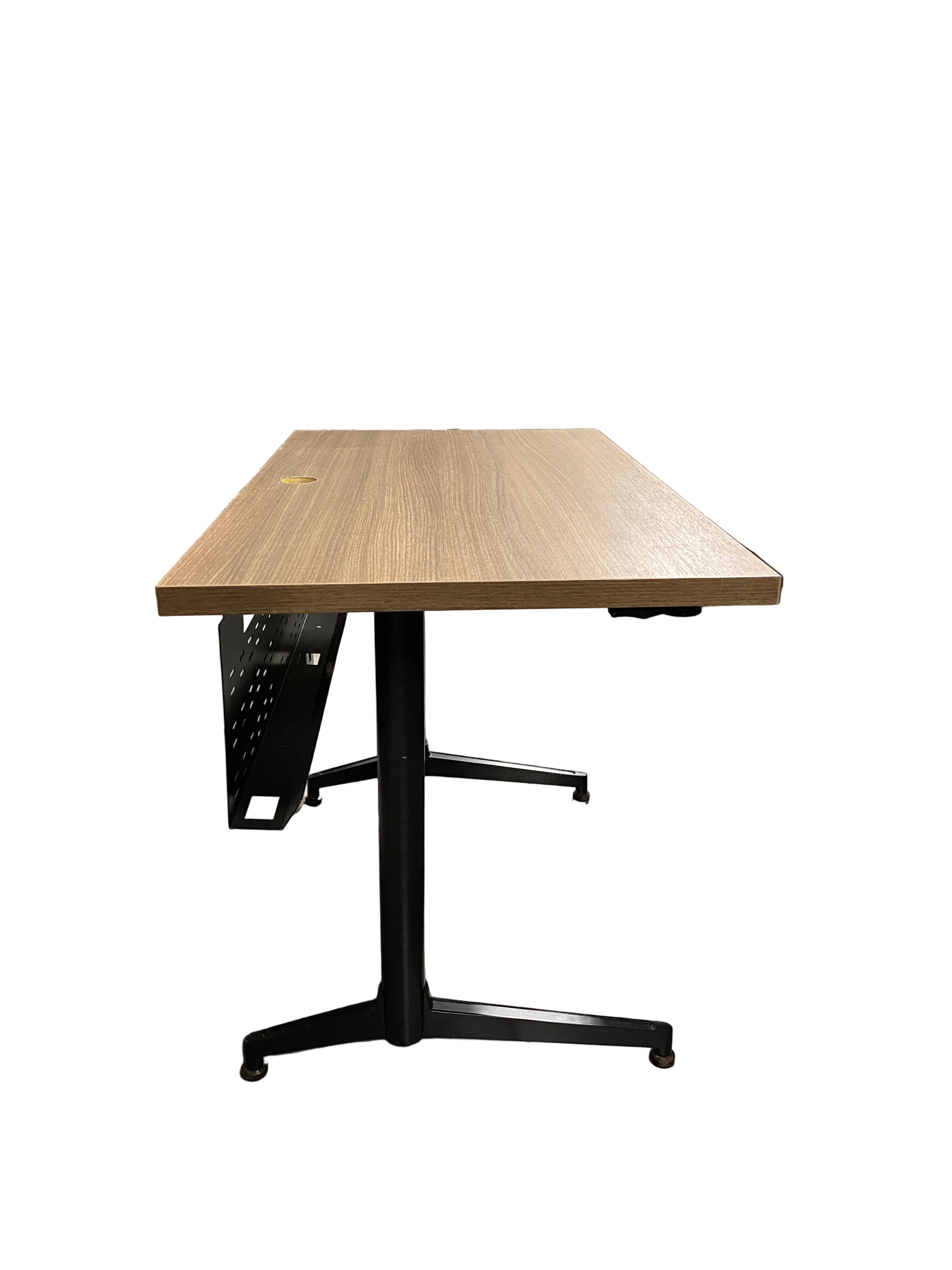 Table w/ Cable Management