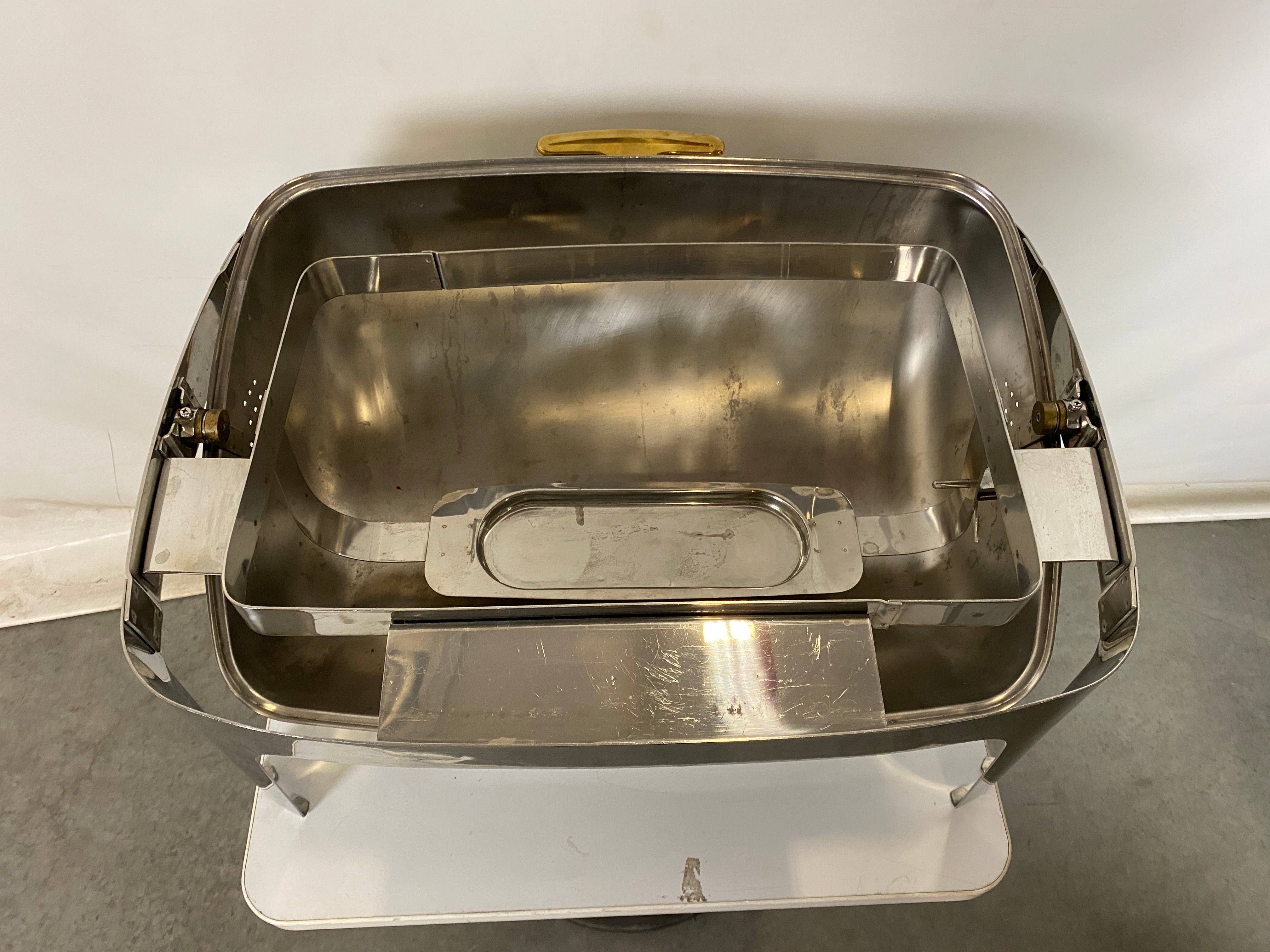 Silver Chafer Pan