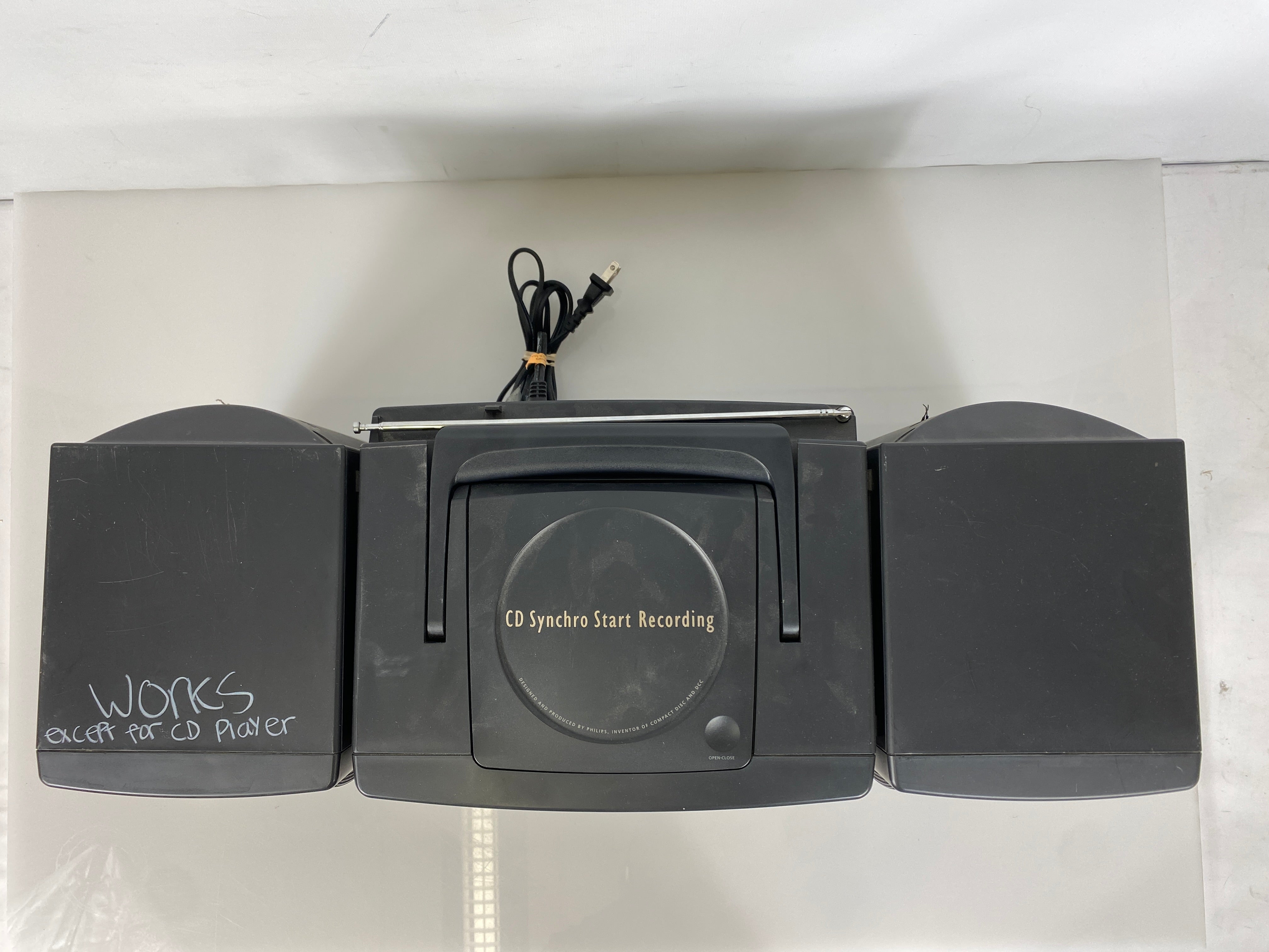 Vintage Magnavox AZ9340 Boombox Cassette Player