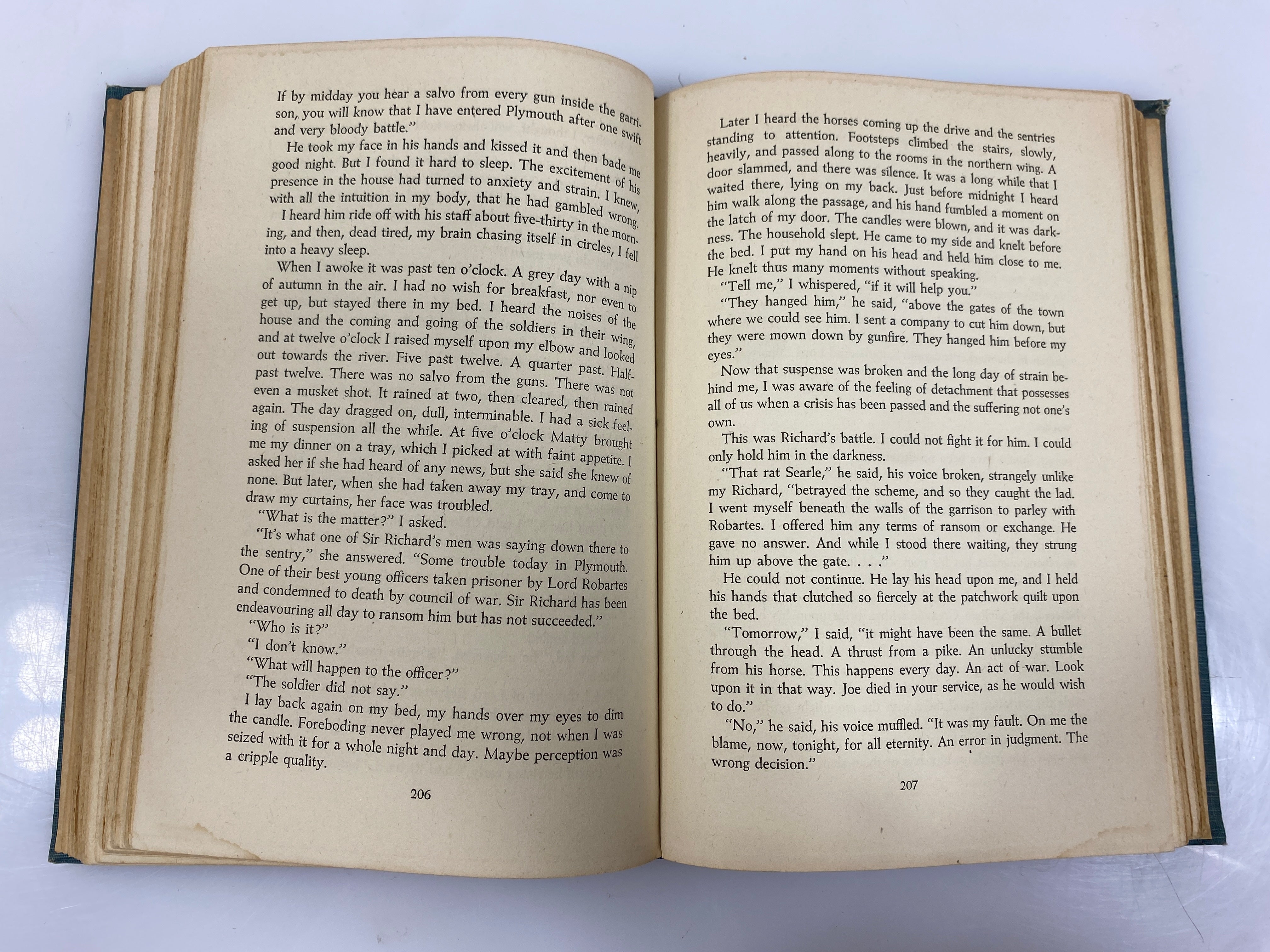 2 Daphne du Maurier: The King's General (1st Ed)/Hungry Hill Vintage HC