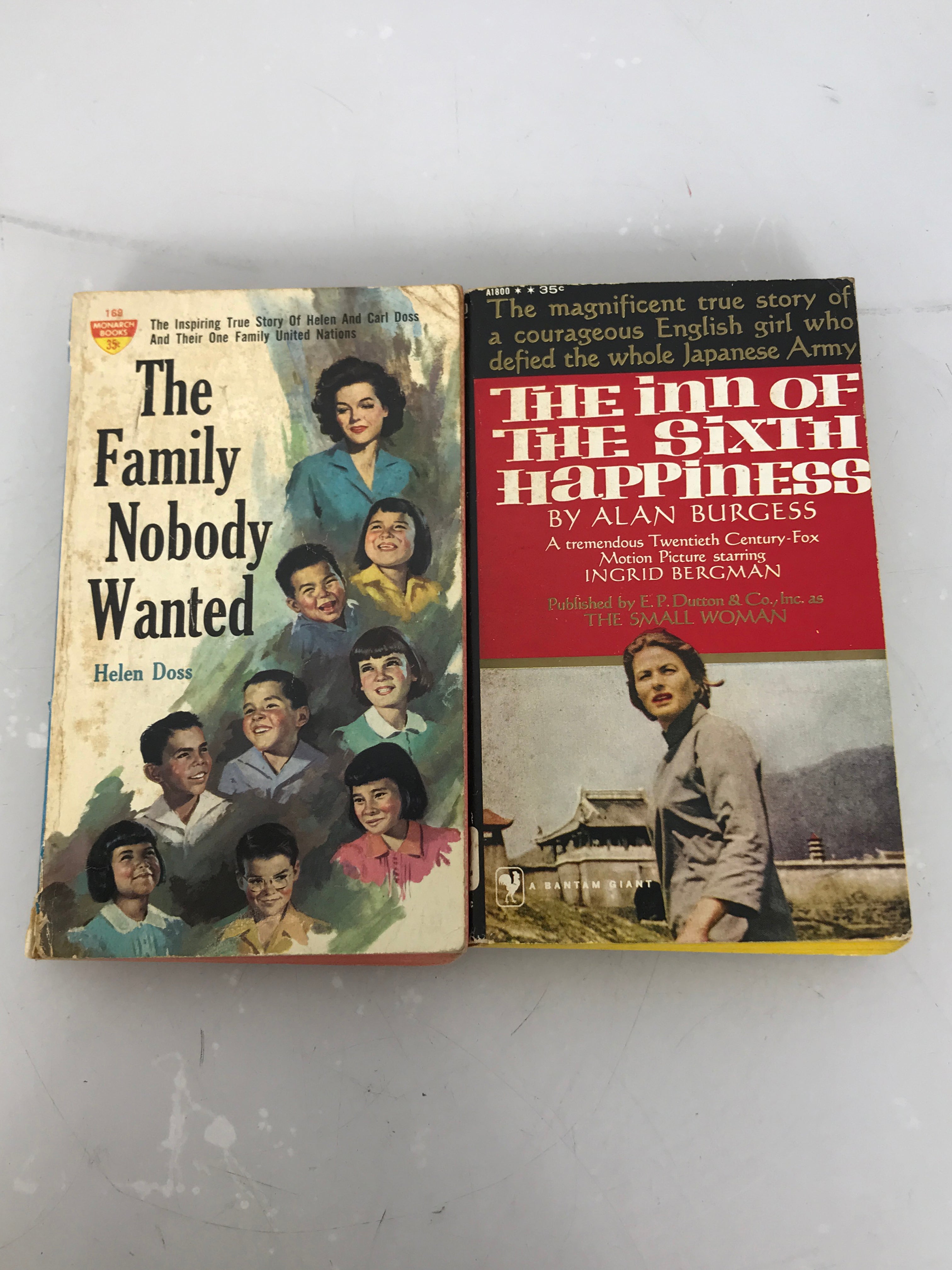 Lot of 2 Vintage True Stories: The Family Nobody Wanted (1960) and The Inn of the Sixth Happiness (1958) SC