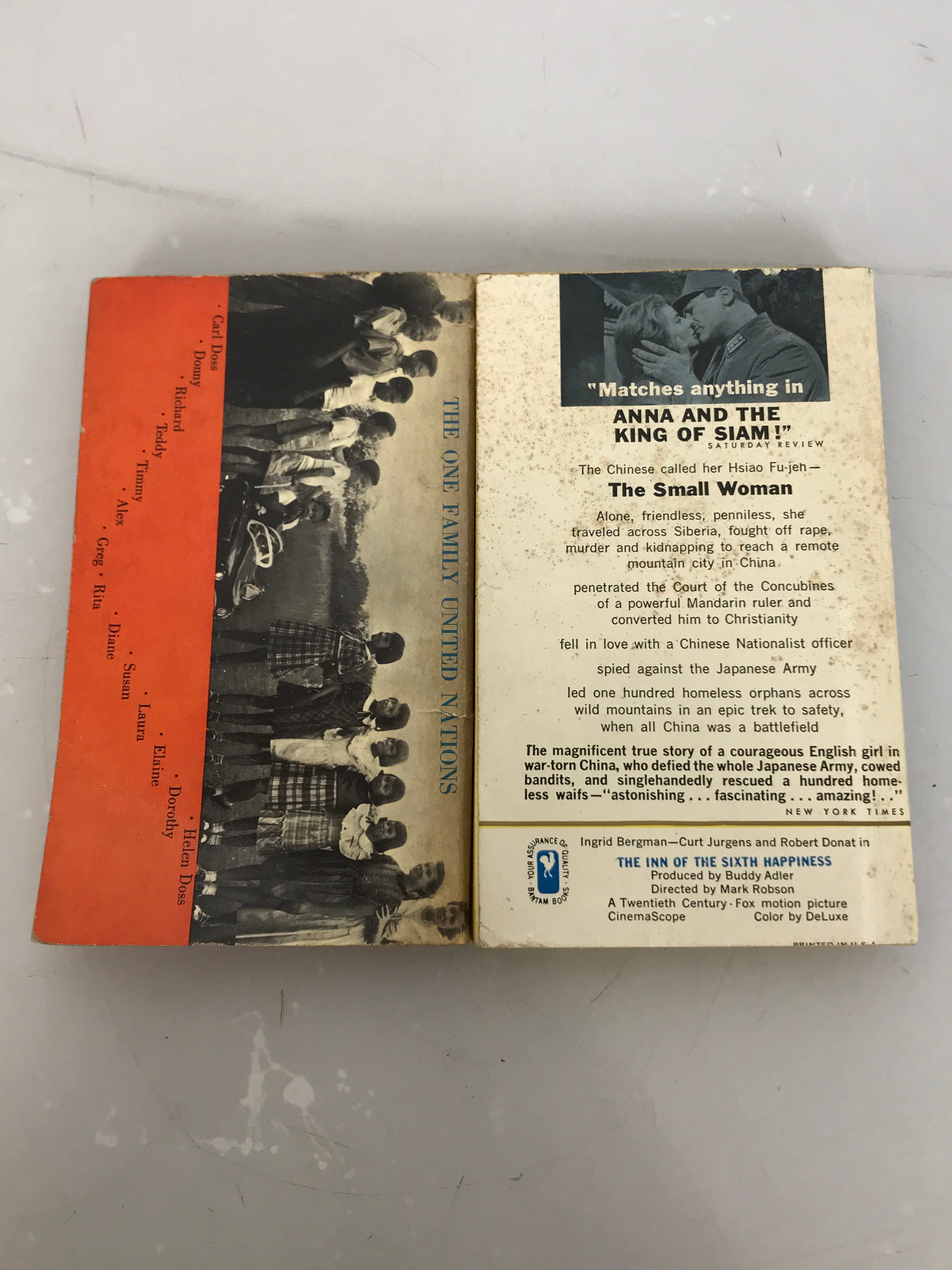 Lot of 2 Vintage True Stories: The Family Nobody Wanted (1960) and The Inn of the Sixth Happiness (1958) SC