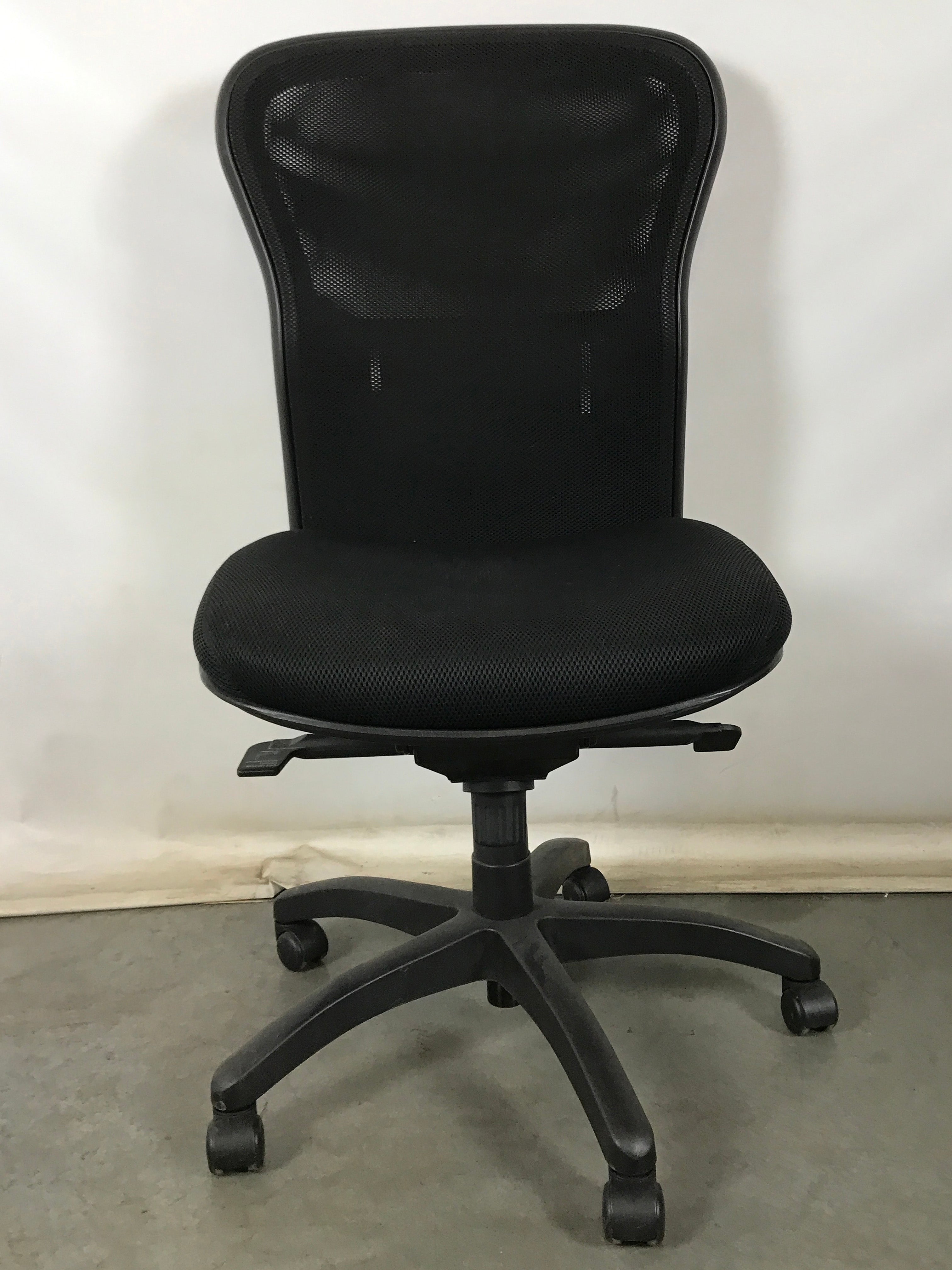 Black Adjustable Rolling Office Chair