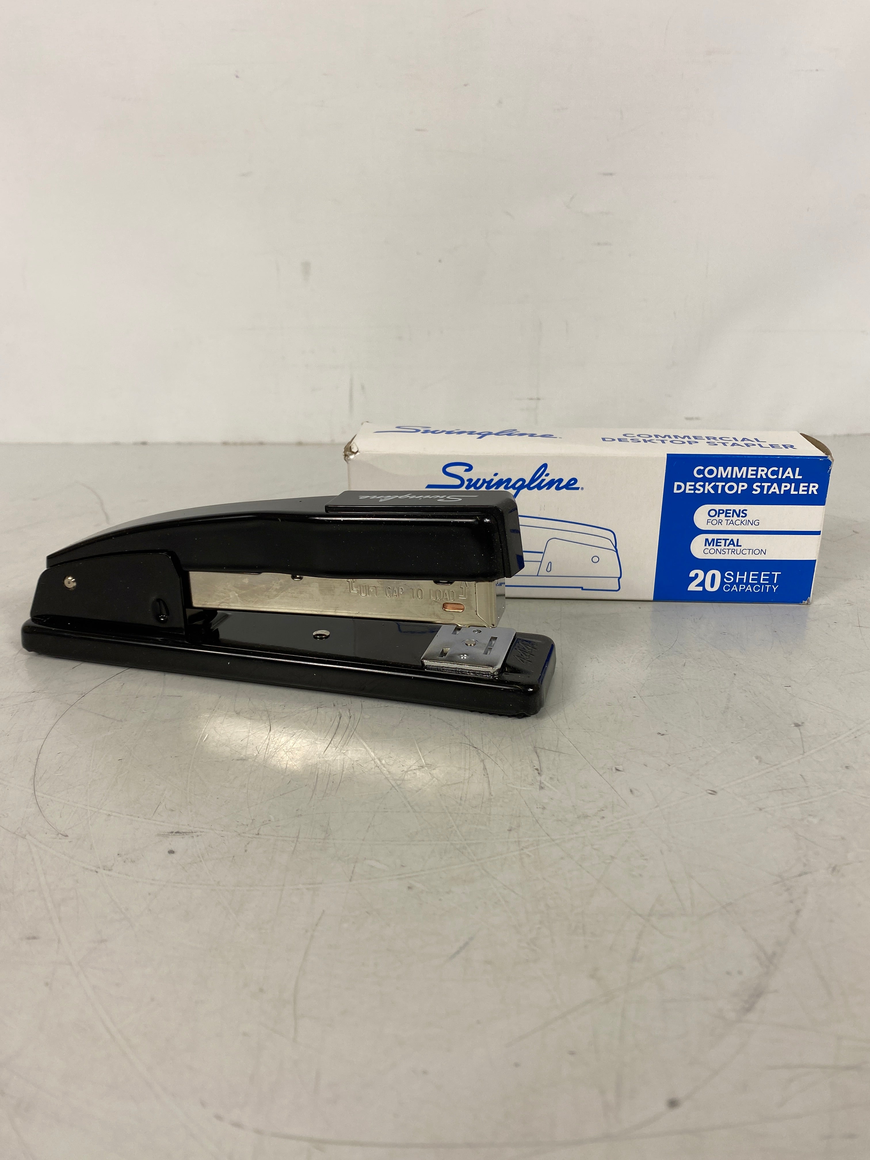 Swingline Commercial Desktop Stapler