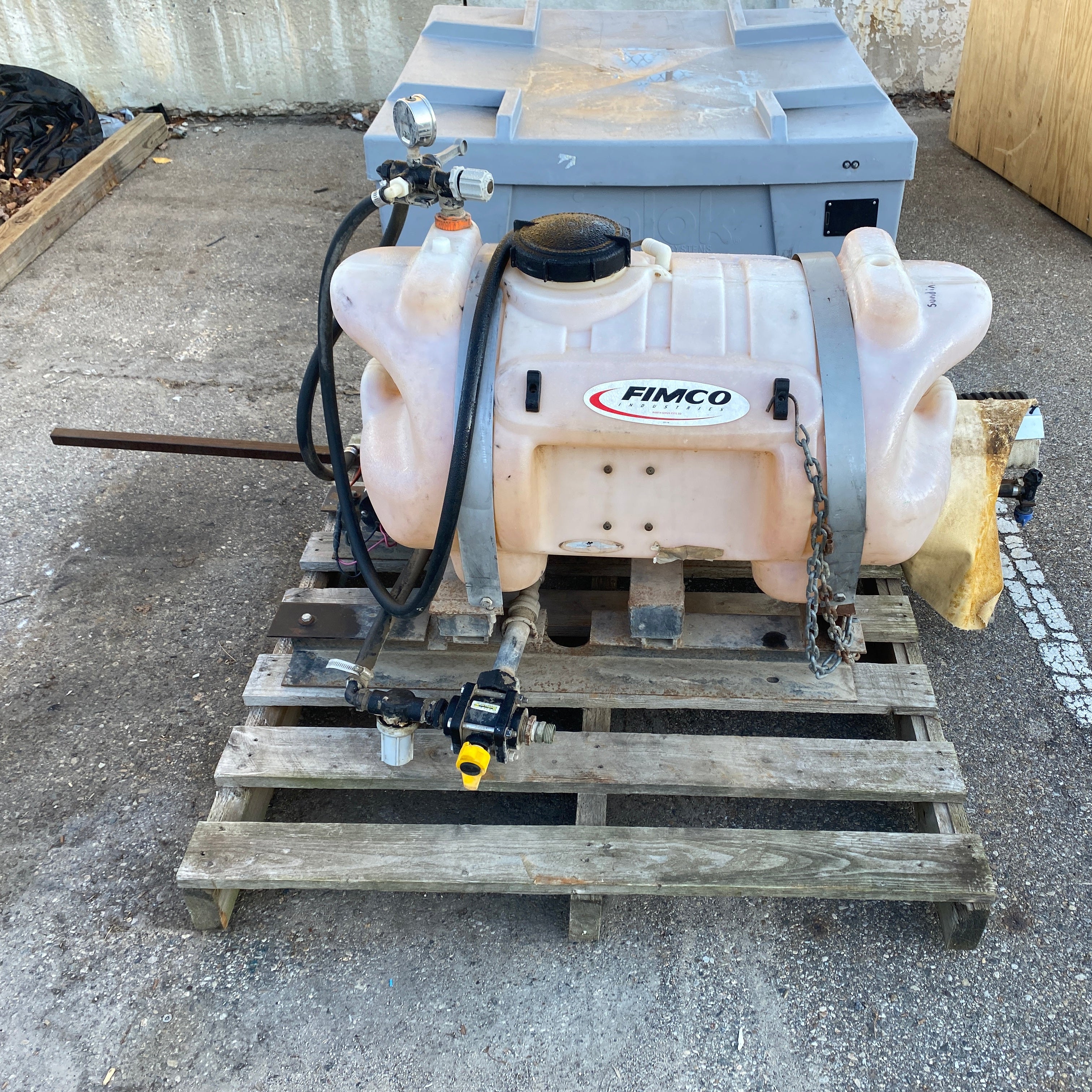 Fimco Plastic Liquid Container/Sprayer