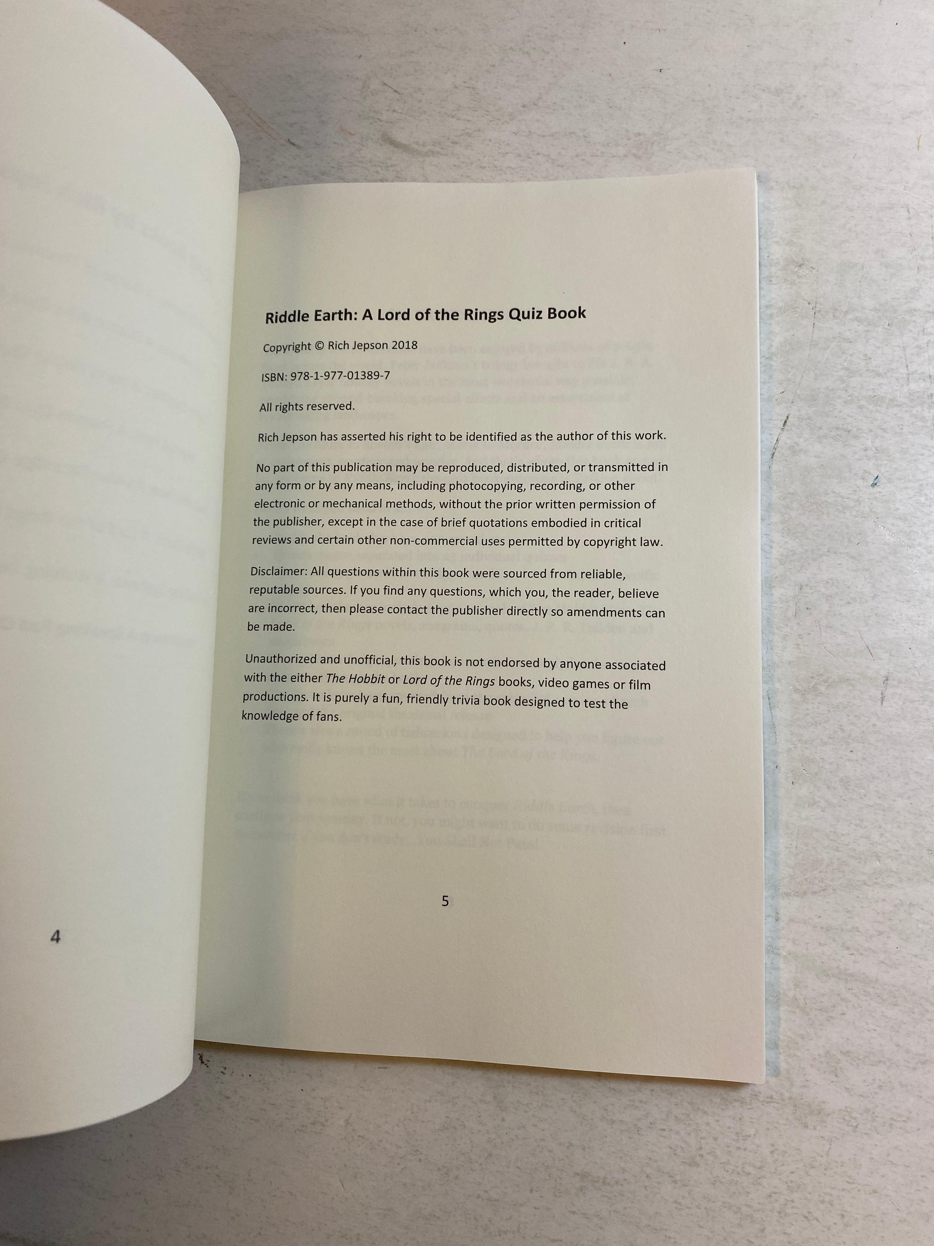 Riddle Earth Lord of the Rings Quiz Book SC 2018