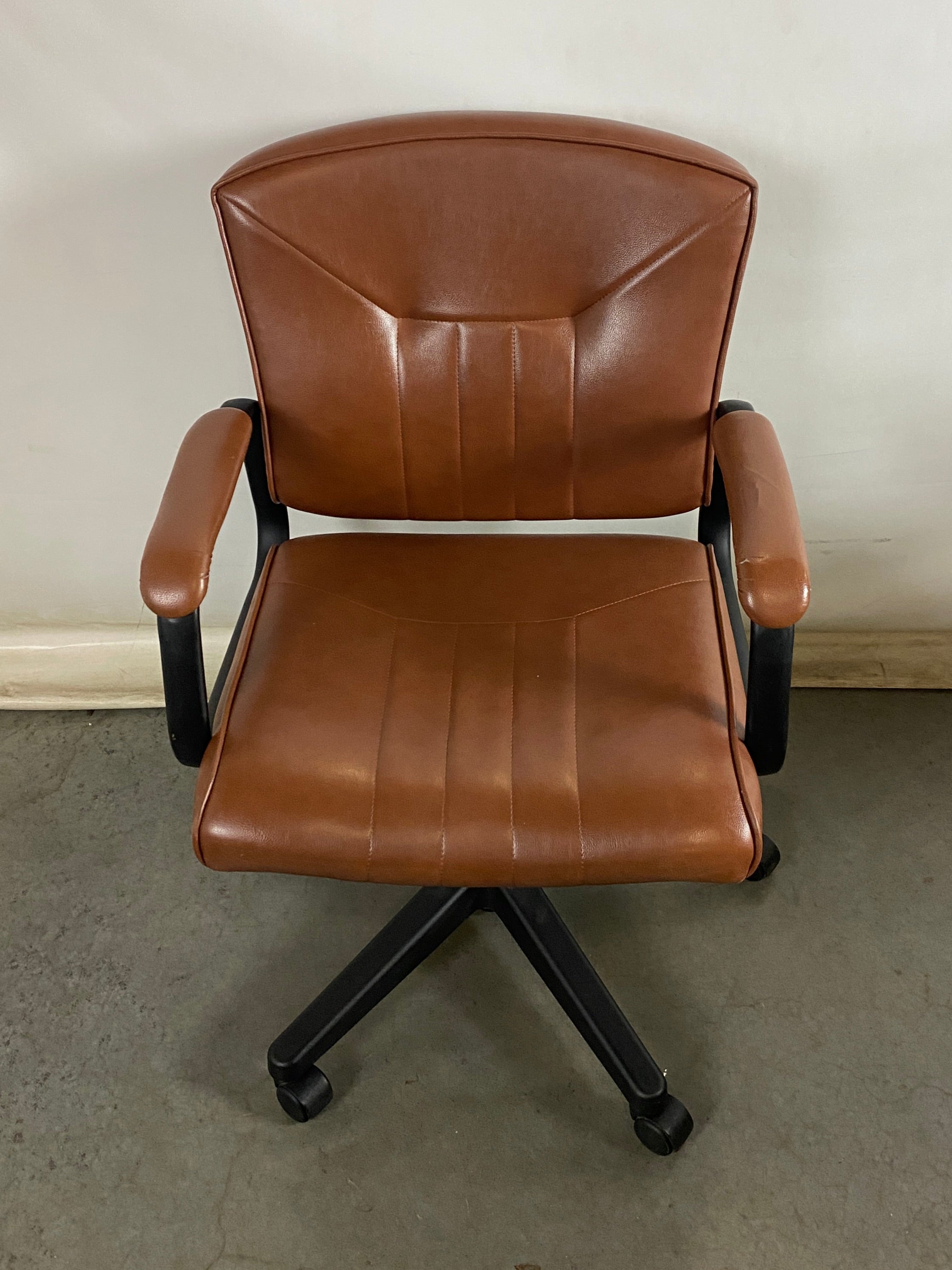 Global Upholstery Co. Brown Leather Office Chair