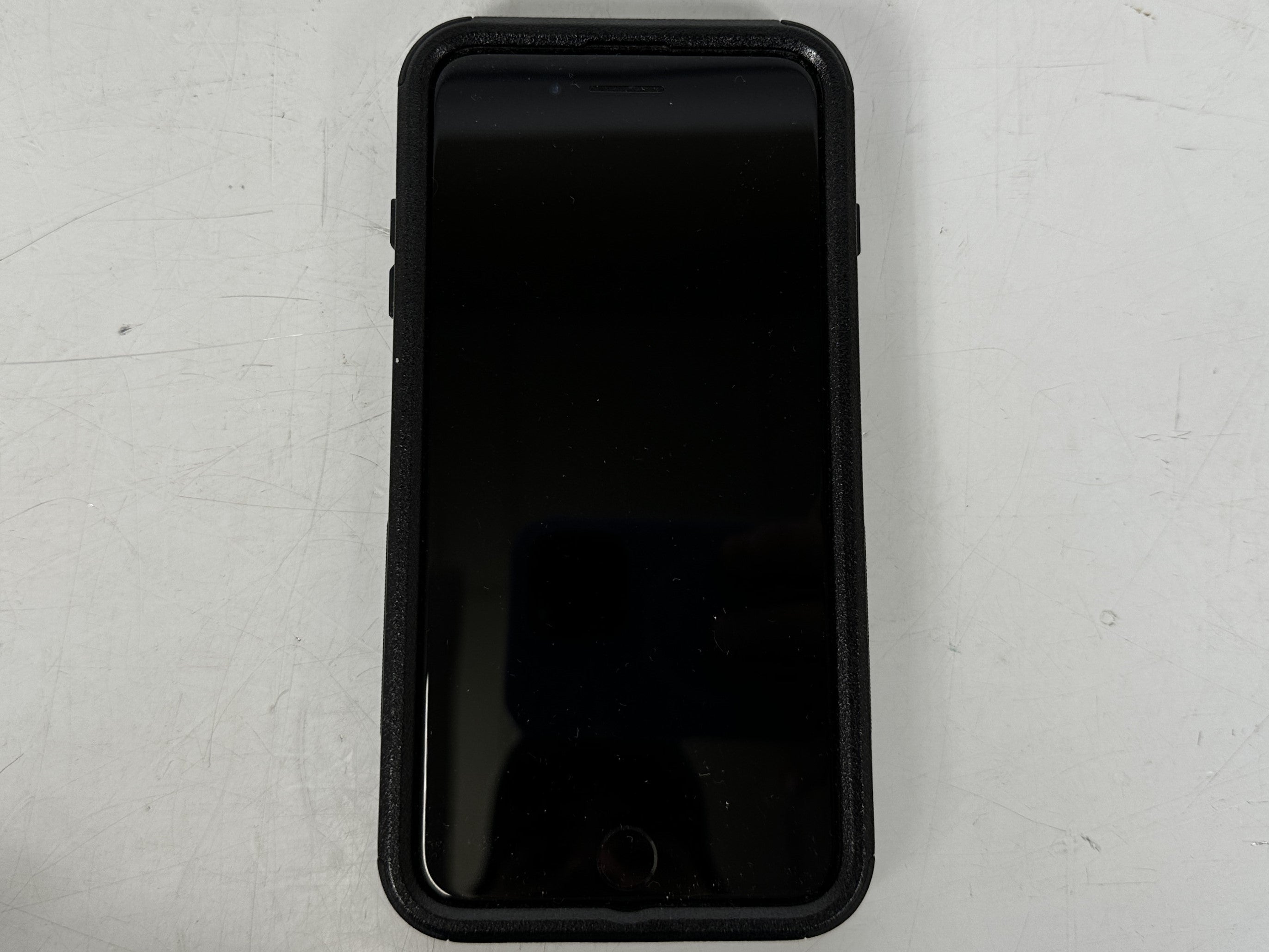 Apple iPhone 7 Plus Black 5.5in 128GB w/ Case