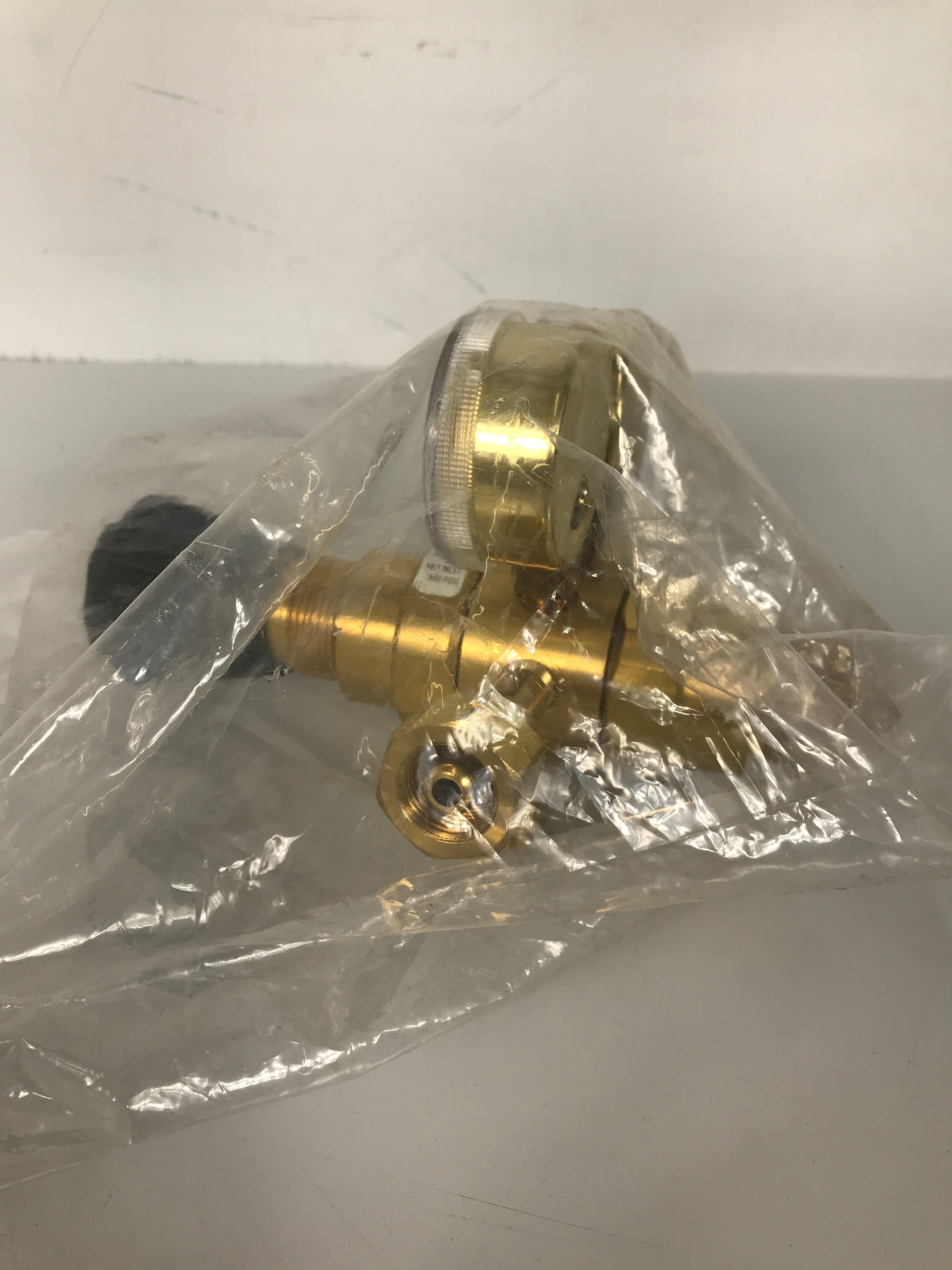 VWR High-Purity Two-Stage Gas Regulator No. 55850-630 Hydrogen *New*