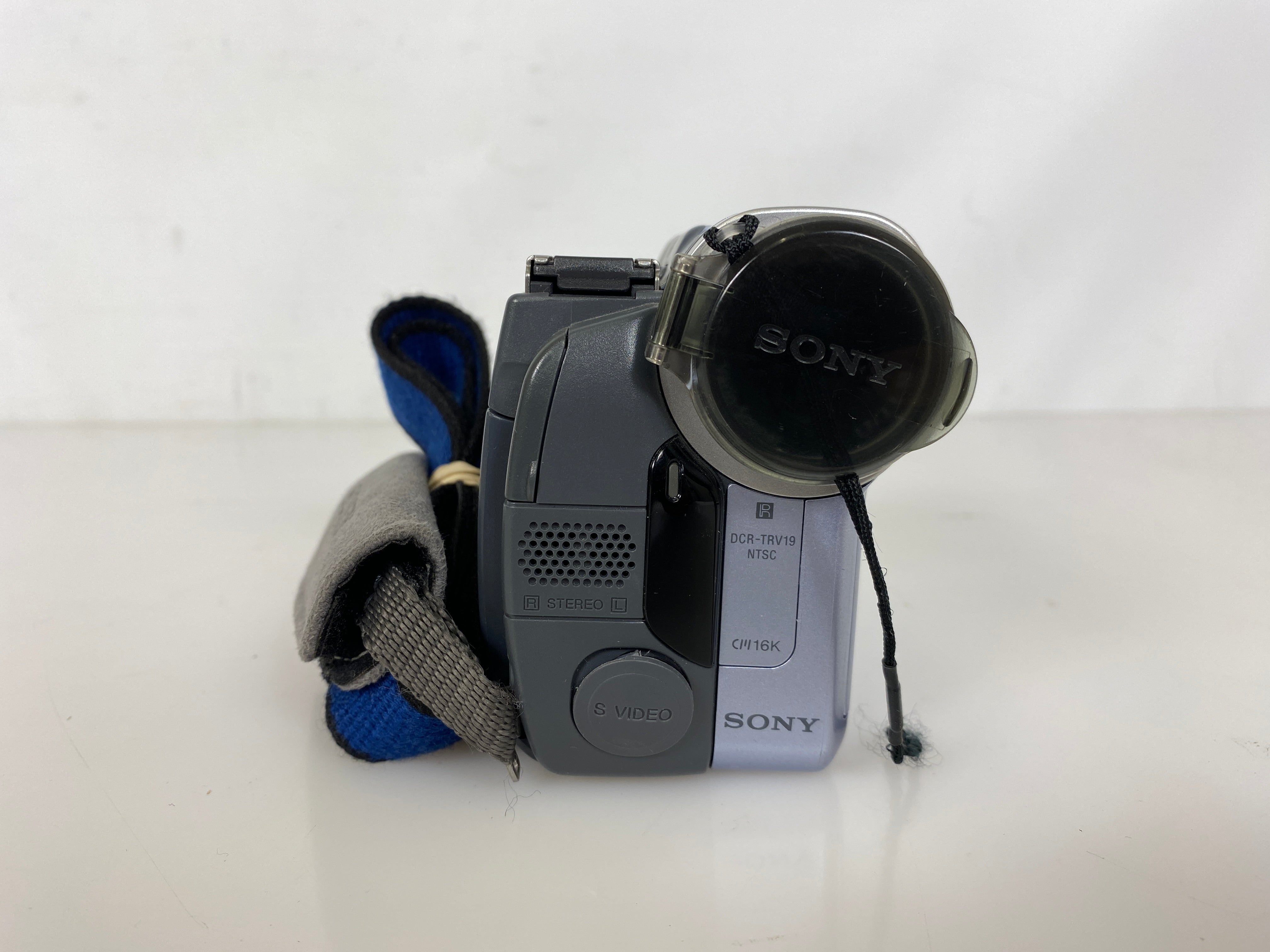 Sony Handycam DCR-TRV19 MiniDV Digital Video Camcorder