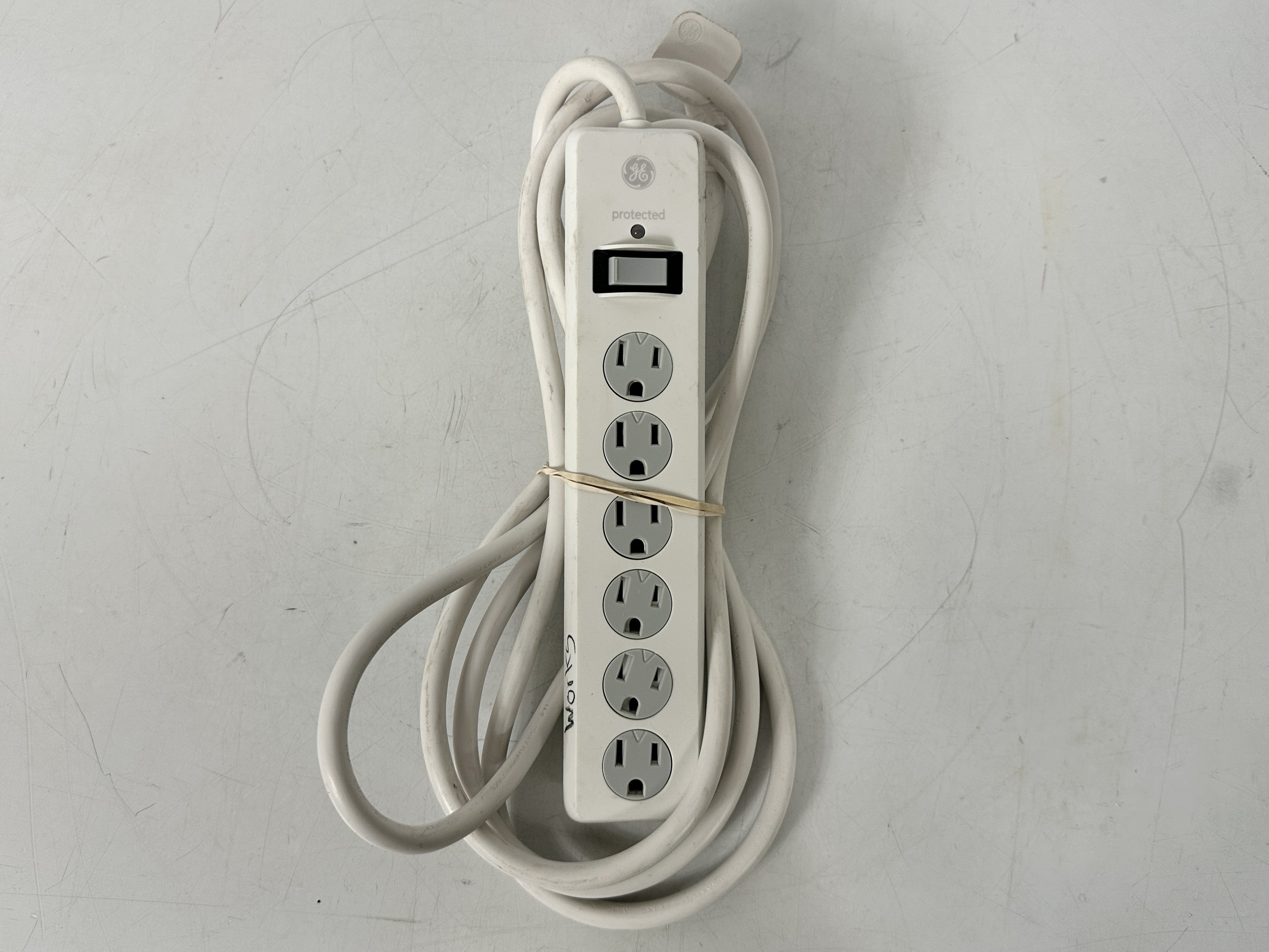 GE E192912 6-Outlet Surge Protected Power Strip