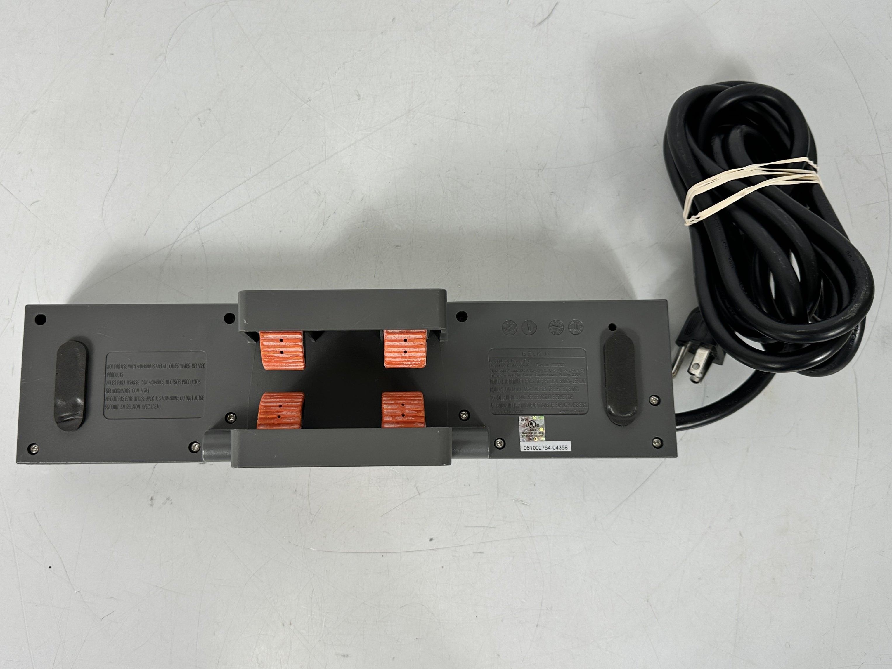 Belkin BZ106000-10 6-Outlet Surge Protected Clamp-on Power Strip