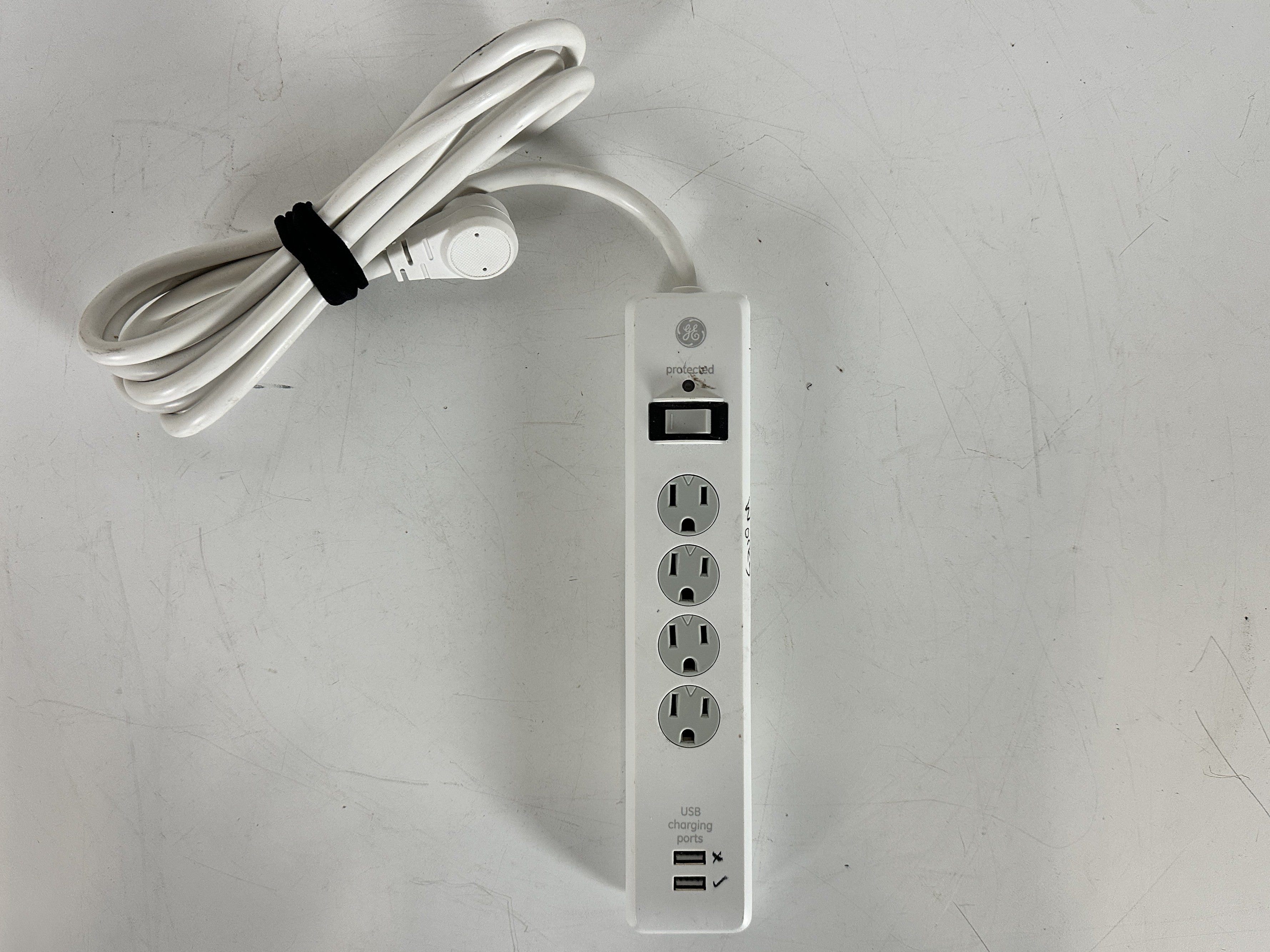 GE E192912 4-Outlet Surge Protected USB Power Strip