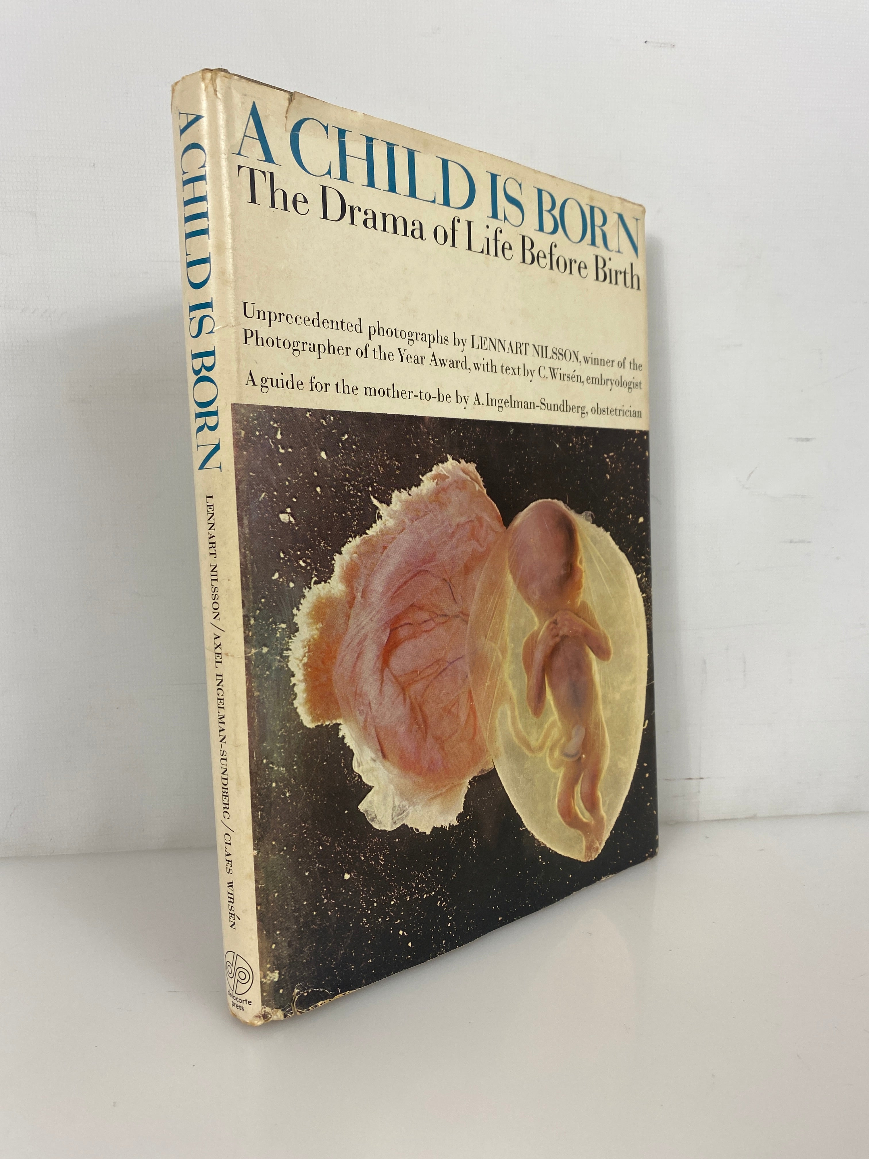 A Child is Born by Lennart Nilsson 1966 First English Edition HCDJ