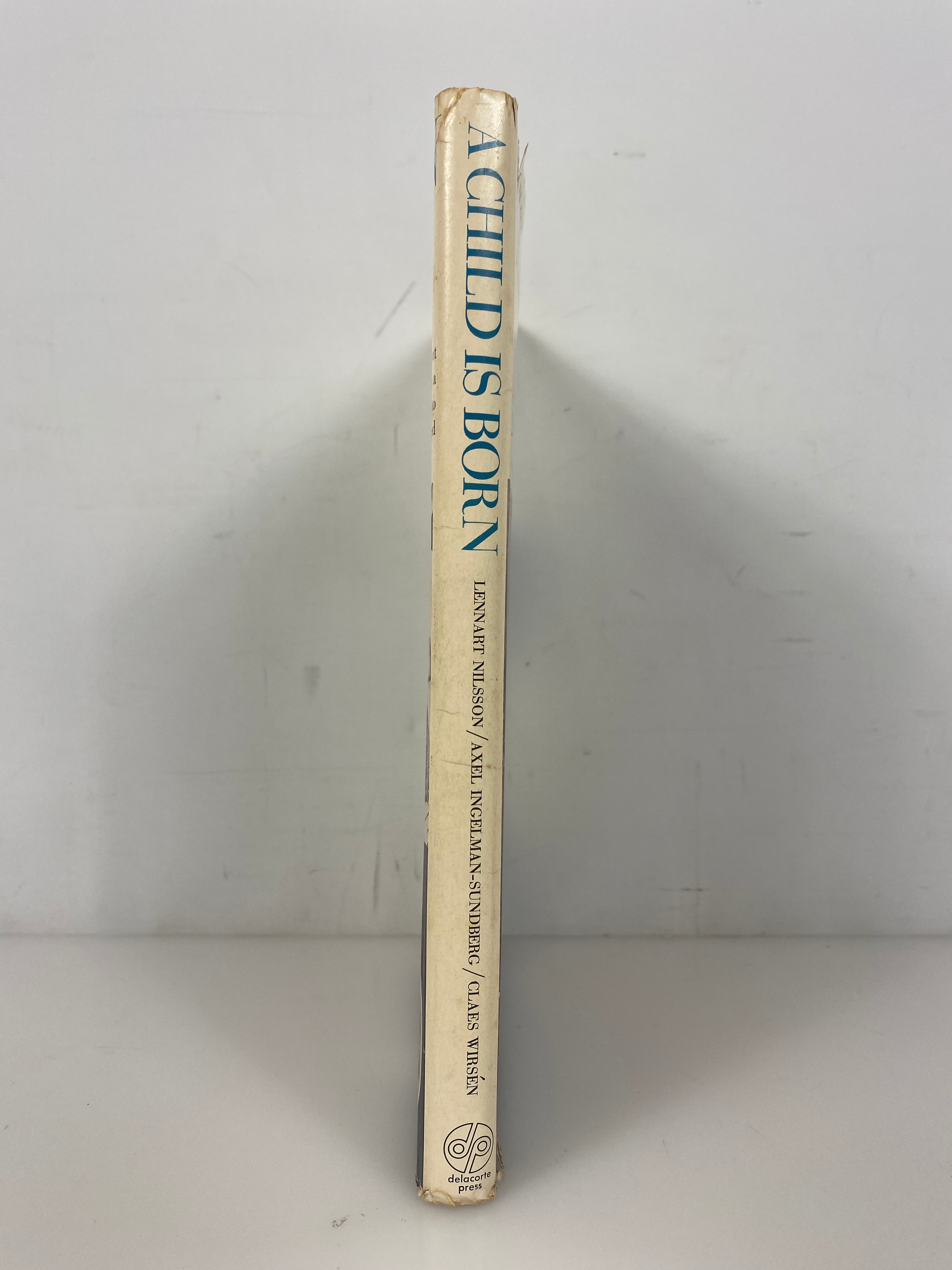 A Child is Born by Lennart Nilsson 1966 First English Edition HCDJ