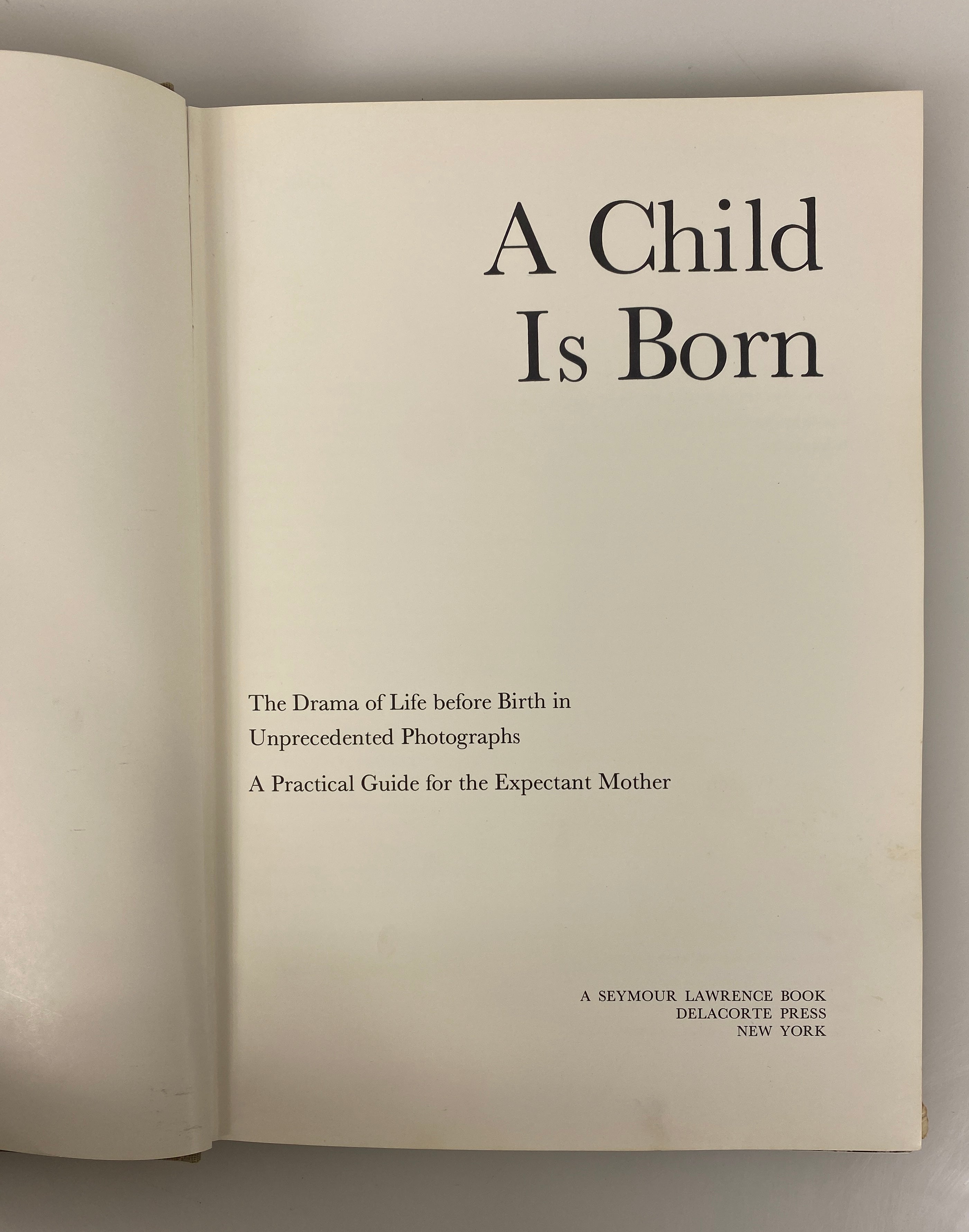 A Child is Born by Lennart Nilsson 1966 First English Edition HCDJ