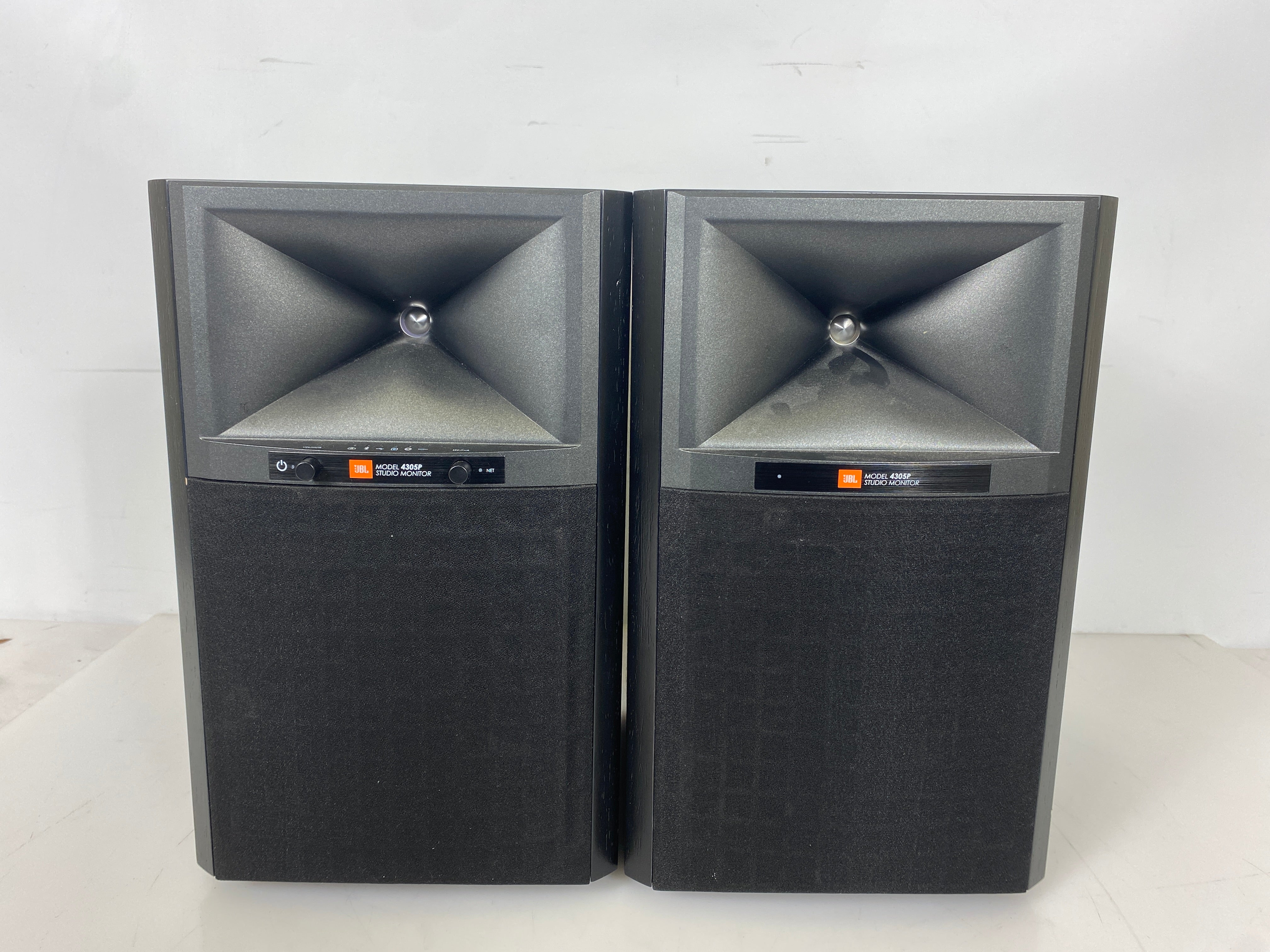 JBL 4305P Studio Monitor Powered Bookshelf Loudspeaker System