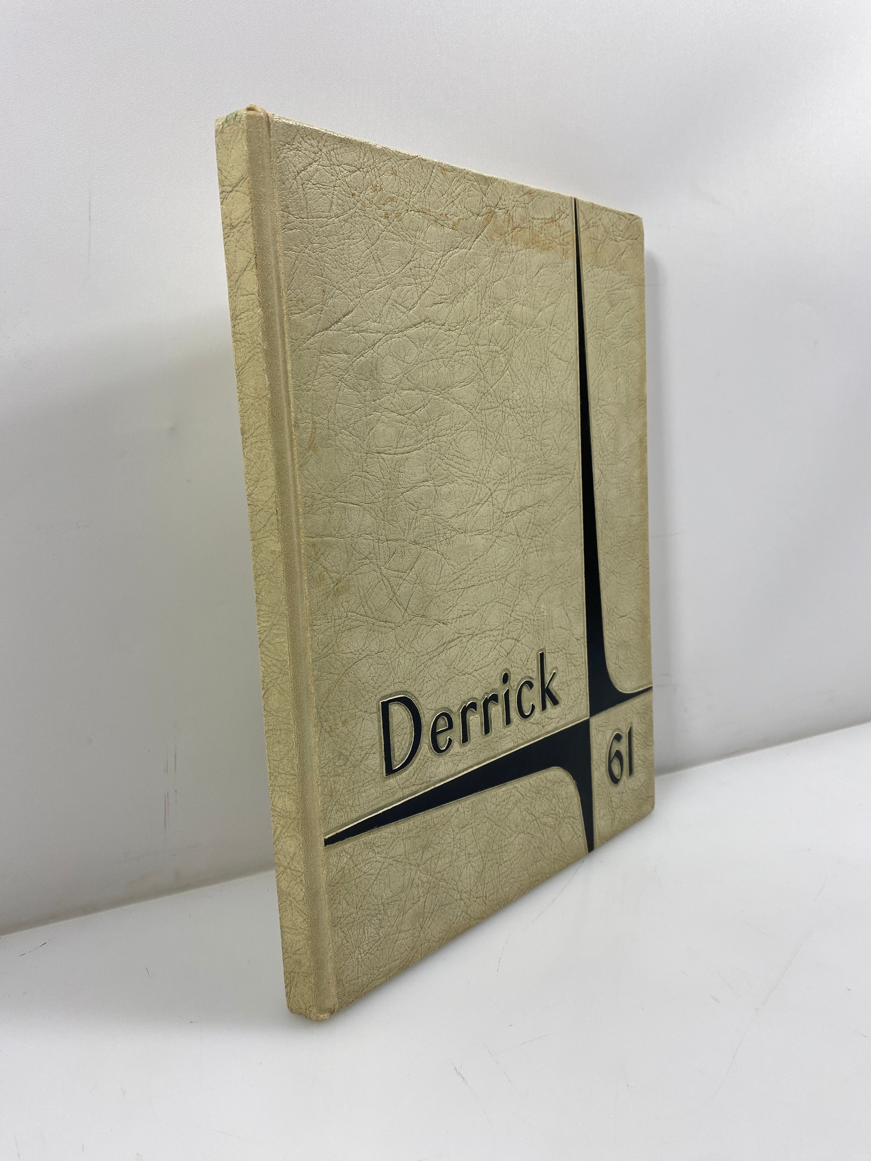 1961 "The Derrick" Mt. Pleasant High School Yearbook Mt. Pleasant Michigan